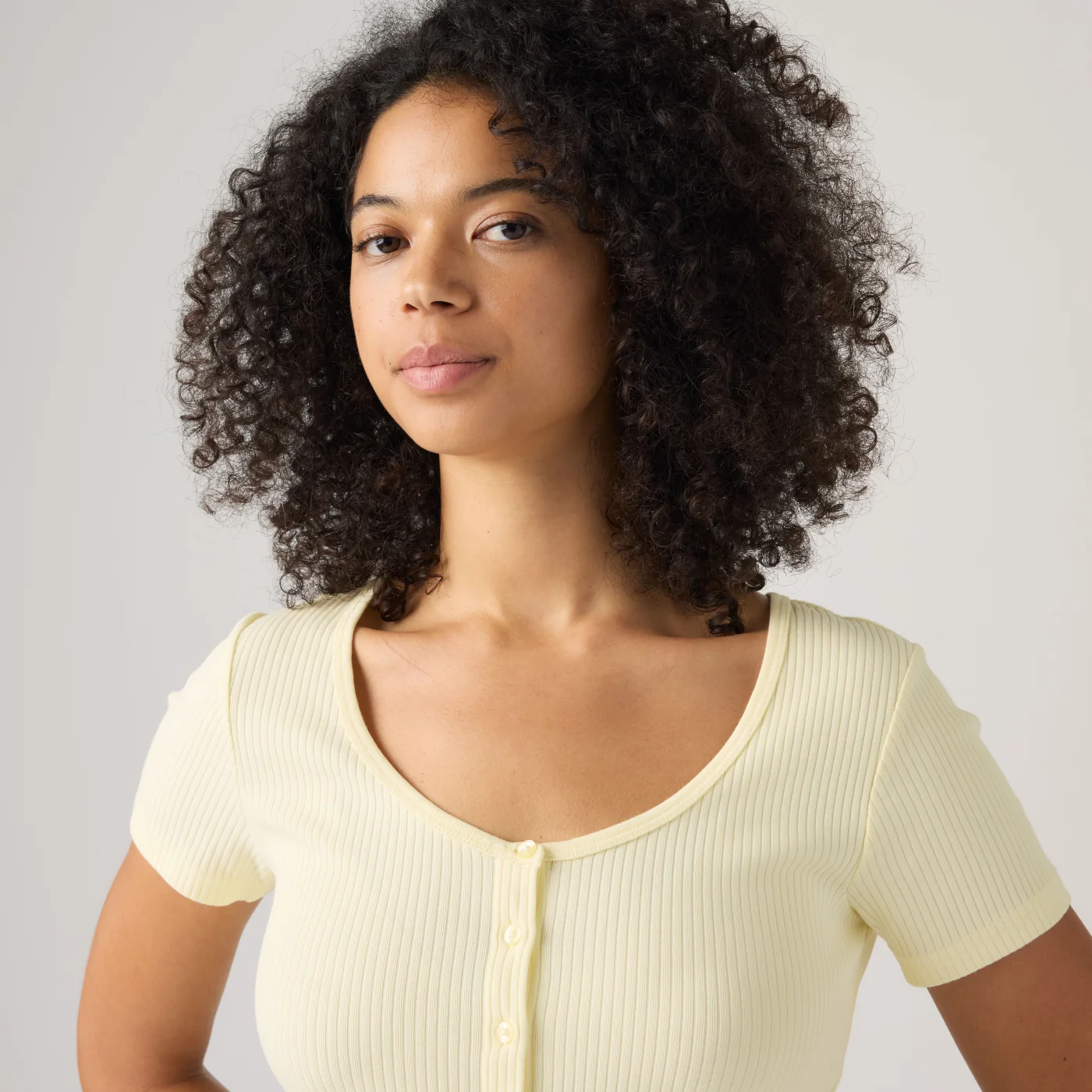 POLO MUJER LEVI'S AUSTEN BUTTON THROUGH PEAR SORBET RIB - 4