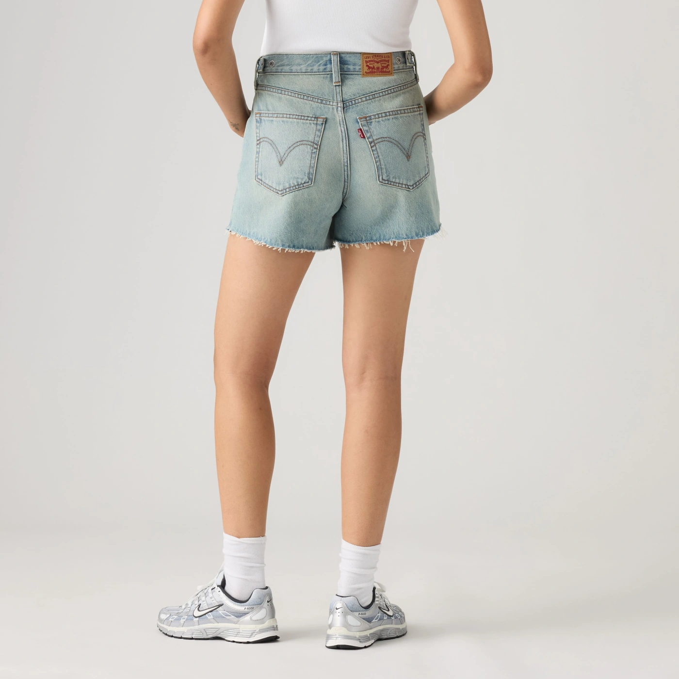 SHORT ALGODÓN MUJER LEVI'S CINCH MID-THIGH TIME TO DUST SHORT - 5