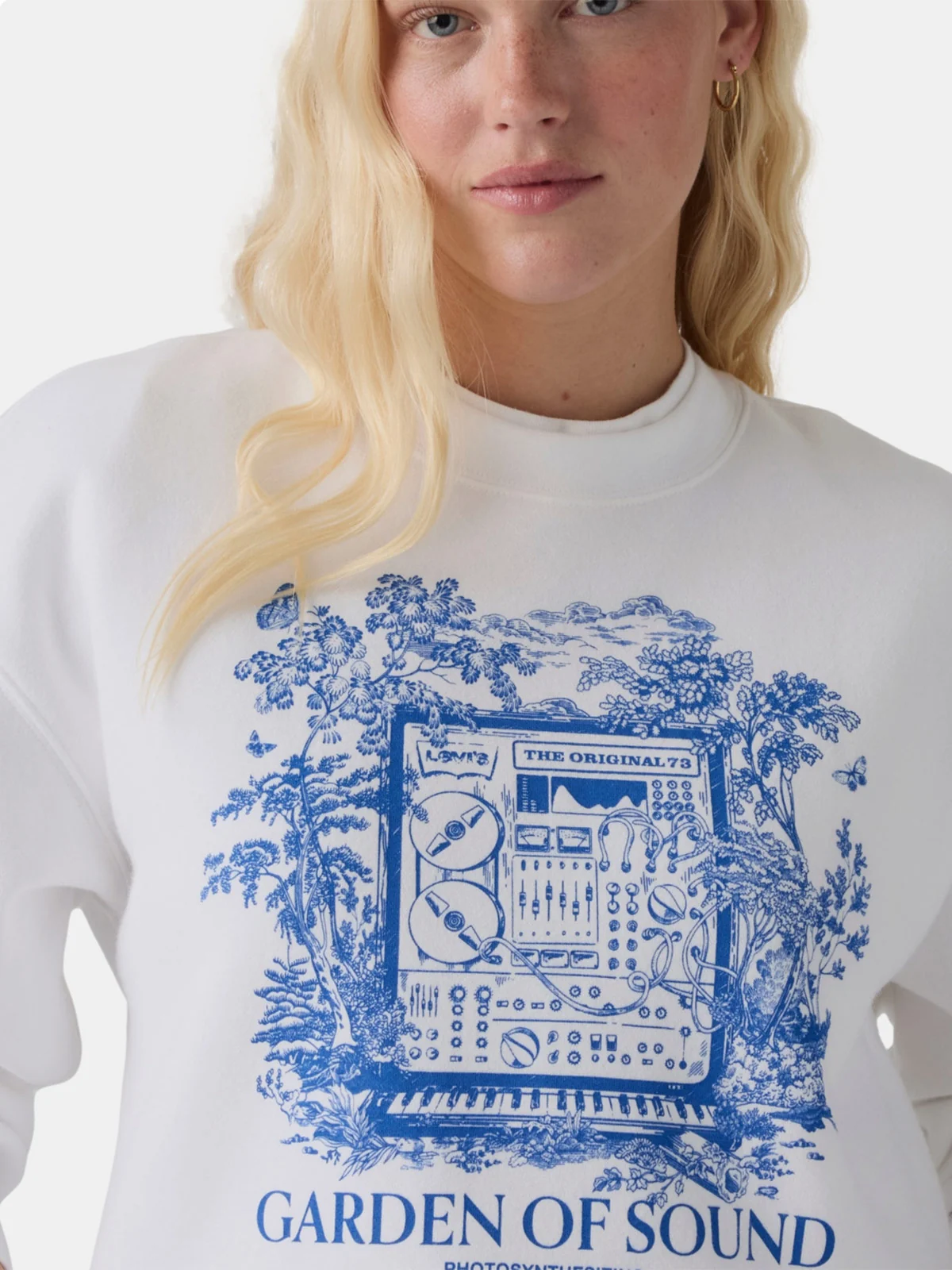 POLERA MUJER LEVI'S EVERYDAY CREW 2.0 ARDEN OF SOUNDS BRIGHT WHITE - 4