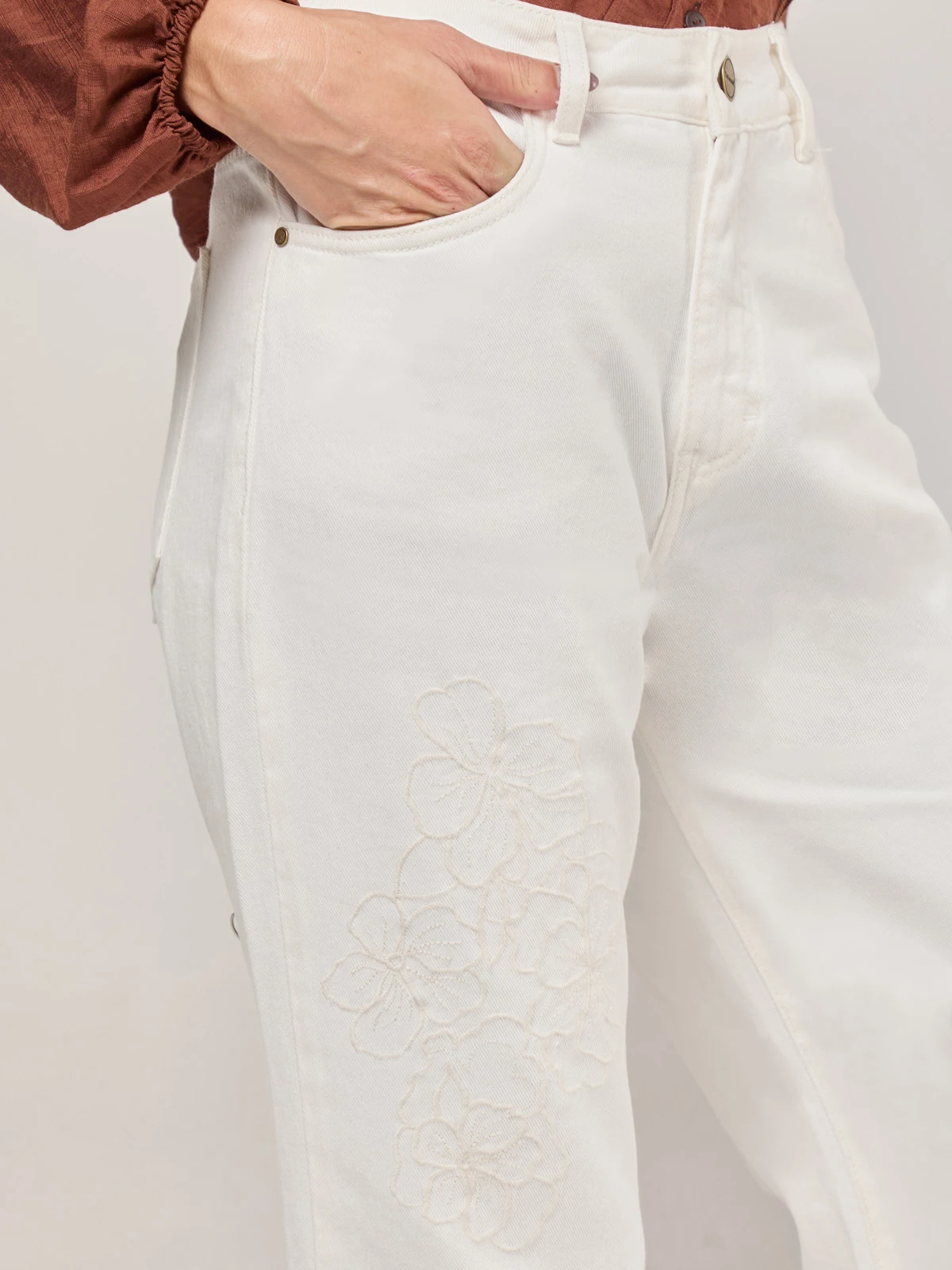 JEANS ALGODÓN REGULAR MUJER TATIENNE BORDADO - 4