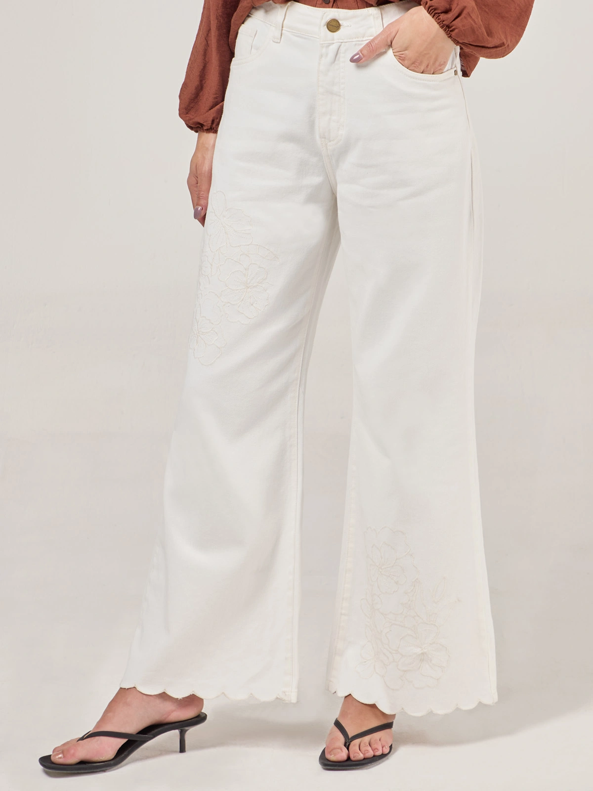 JEANS ALGODÓN REGULAR MUJER TATIENNE BORDADO - 5