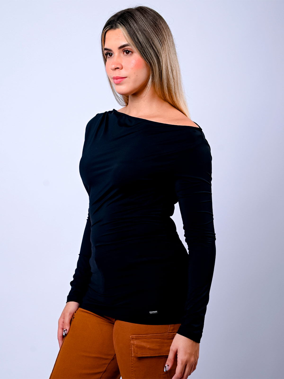 POLO MANGA LARGA MUJER BLACKOUT VANNY - 3