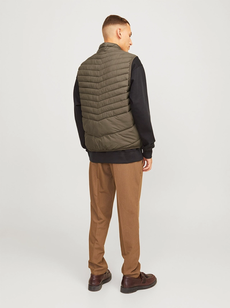 CHOMPA SIN MANGAS HOMBRE JACK & JONES ESTATE - 4