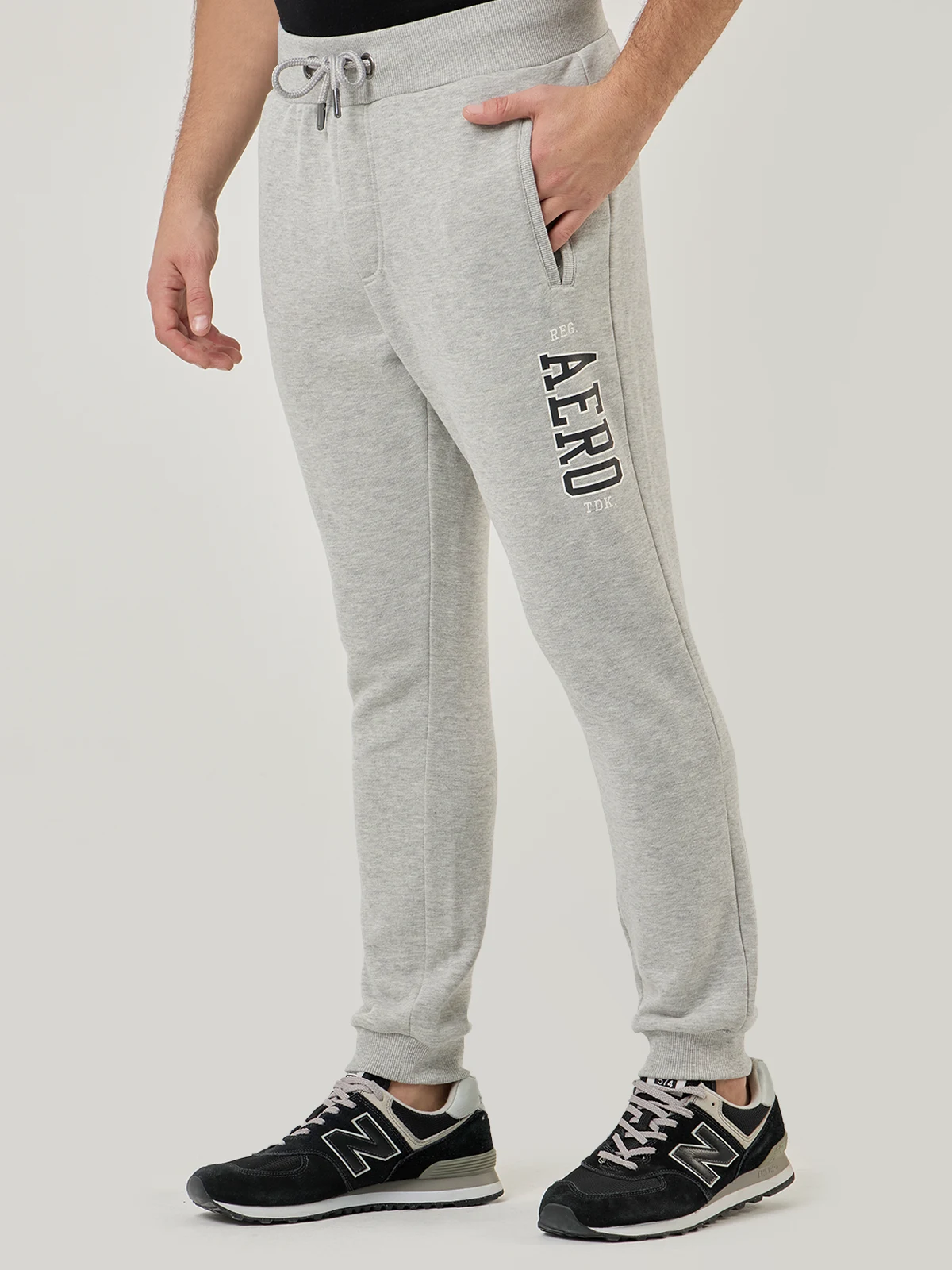 PANTALÓN HOMBRE AERO BUZO - 3