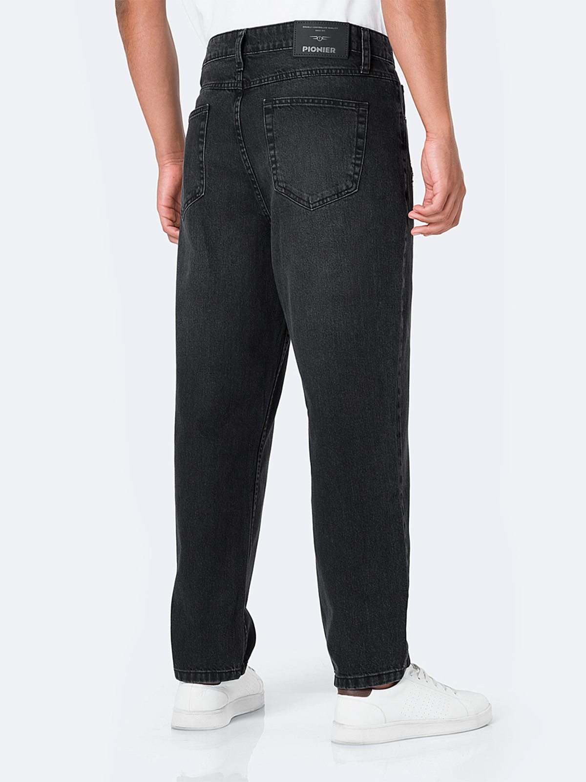 JEAN MOM FIT HOMBRE PIONIER PUMA - 3