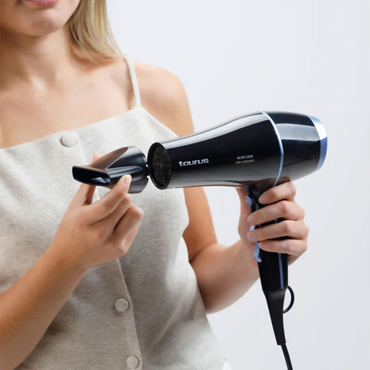 SECADORA DE CABELLO TAURUS ALIZE 220W - 2