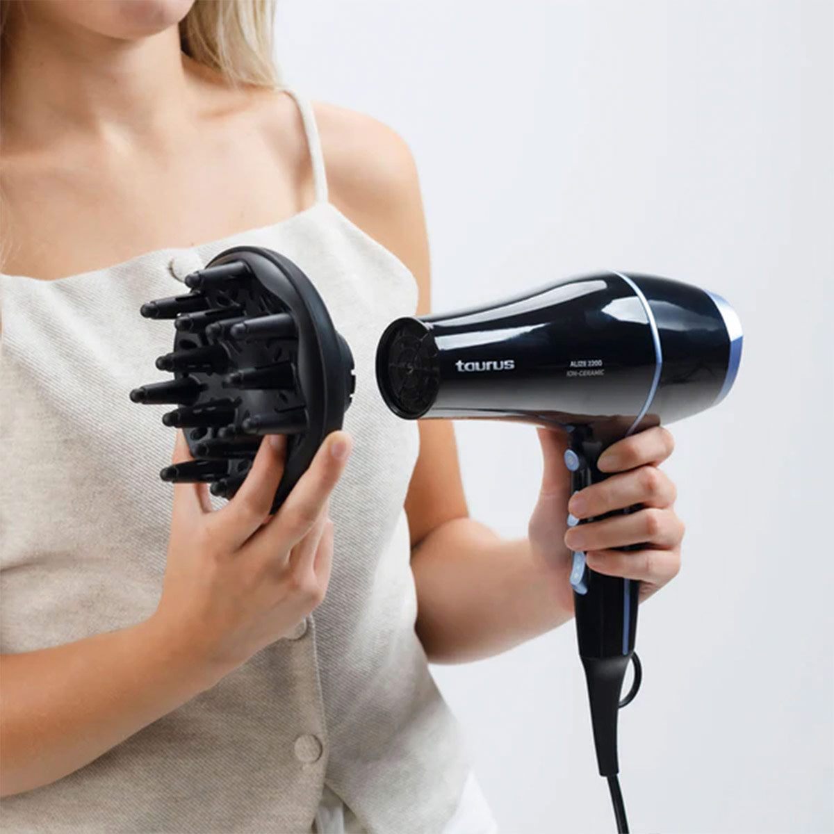 SECADORA DE CABELLO TAURUS ALIZE 220W - 3