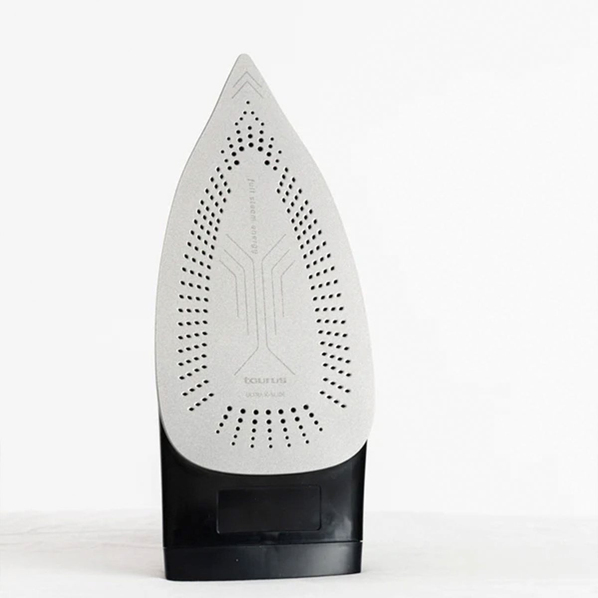 PLANCHA DE ROPA PORTÁTIL A VAPOR TAURUS 3000W GEYSER ECO EASY - 2
