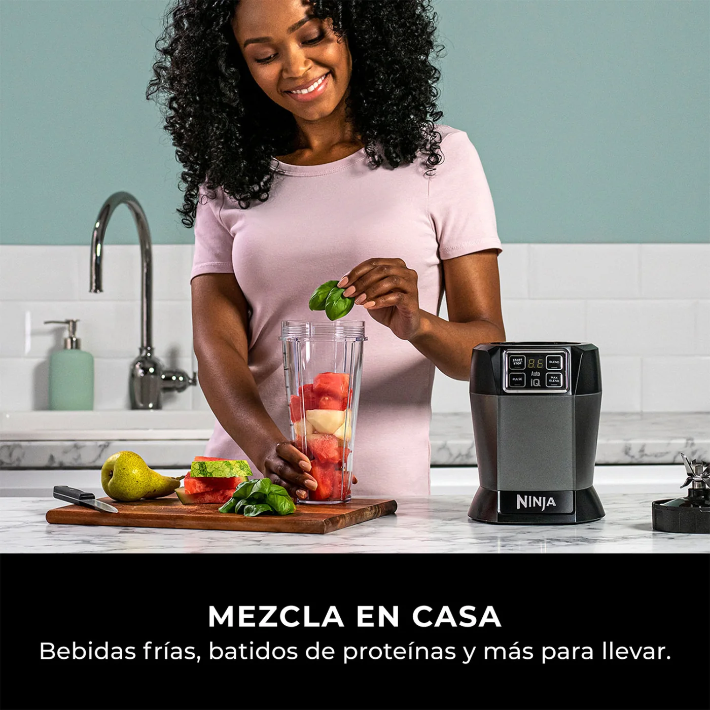 LICUADORA NINJA INDIVIDUAL  CON AUTO-IQ® 1000 W - 4