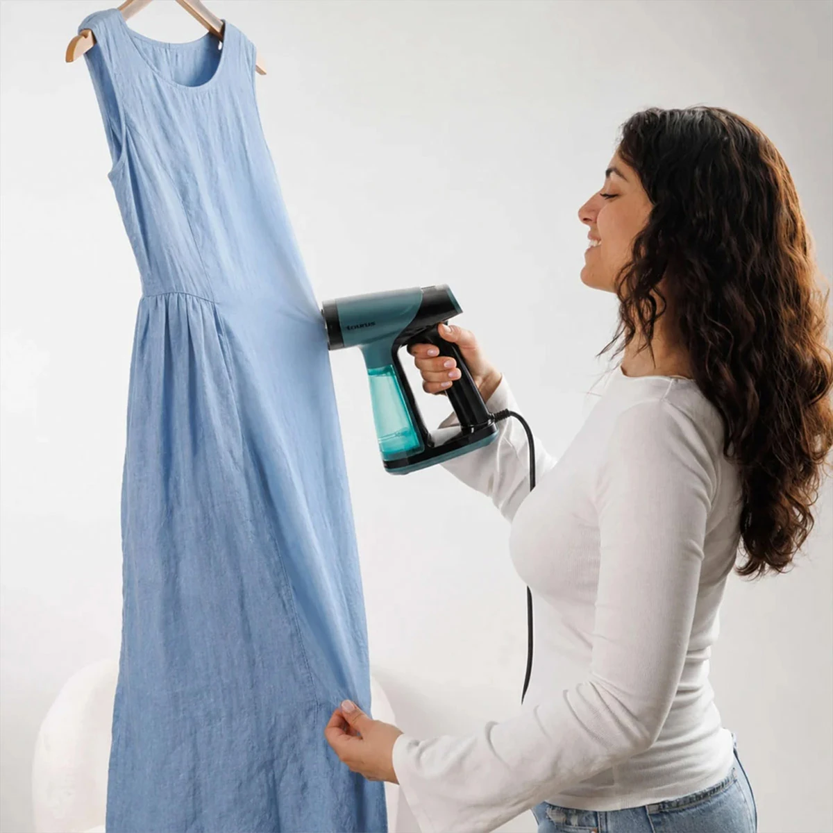 VAPORIZADOR DE ROPA TAURUS 1550W STEAM & SUCTION - 11