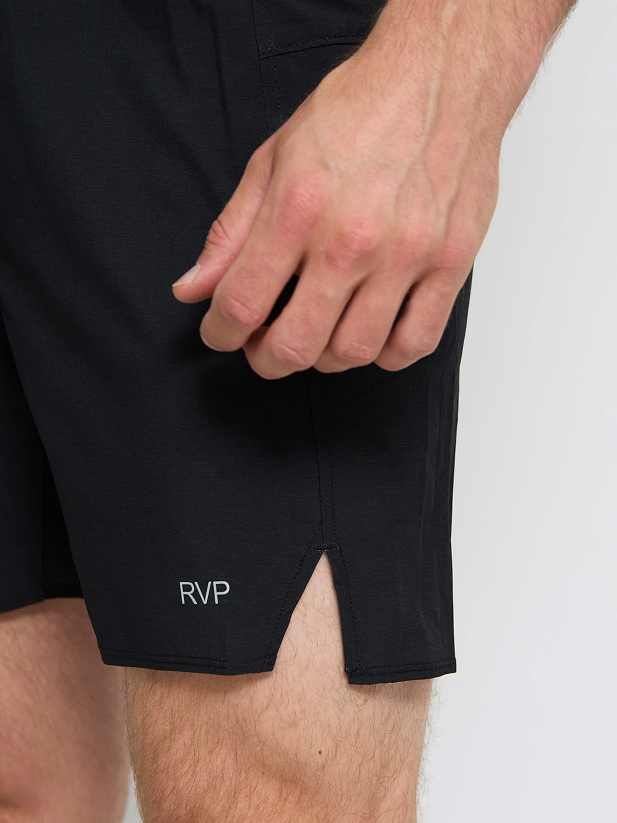 SHORT DEPORTIVO HOMBRE REVUP GATO - 4