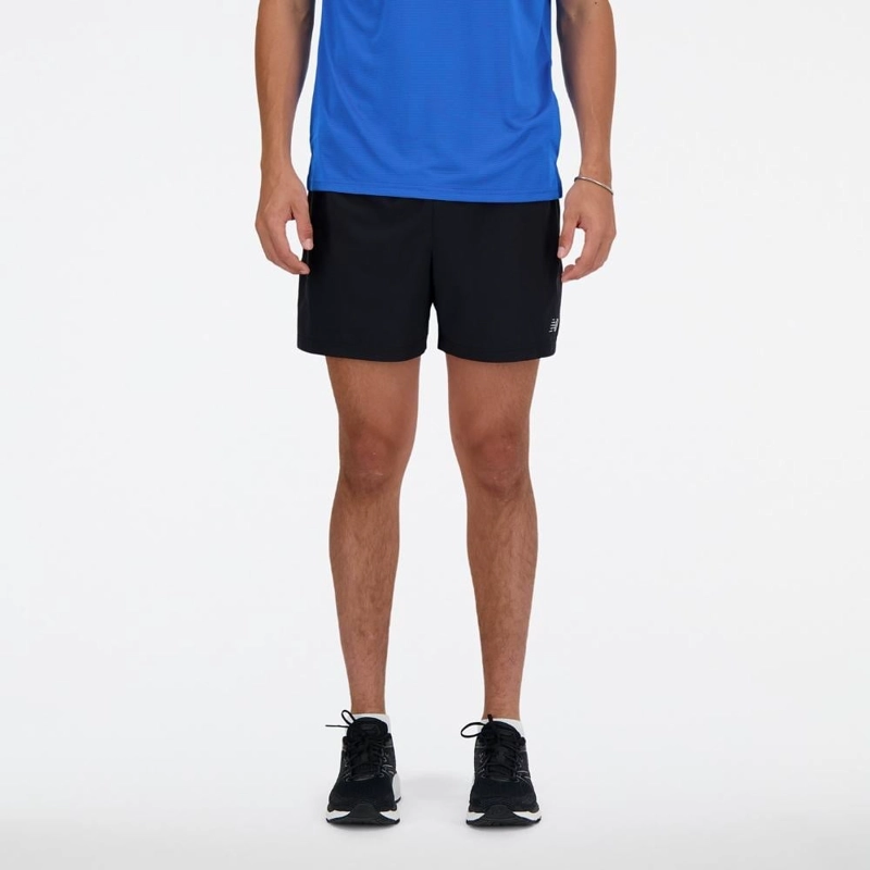 SHORT RUNNING HOMBRE NEW BALANCE SPORT ESSENTIALS 5'' MS41227BK NEGRO - 1