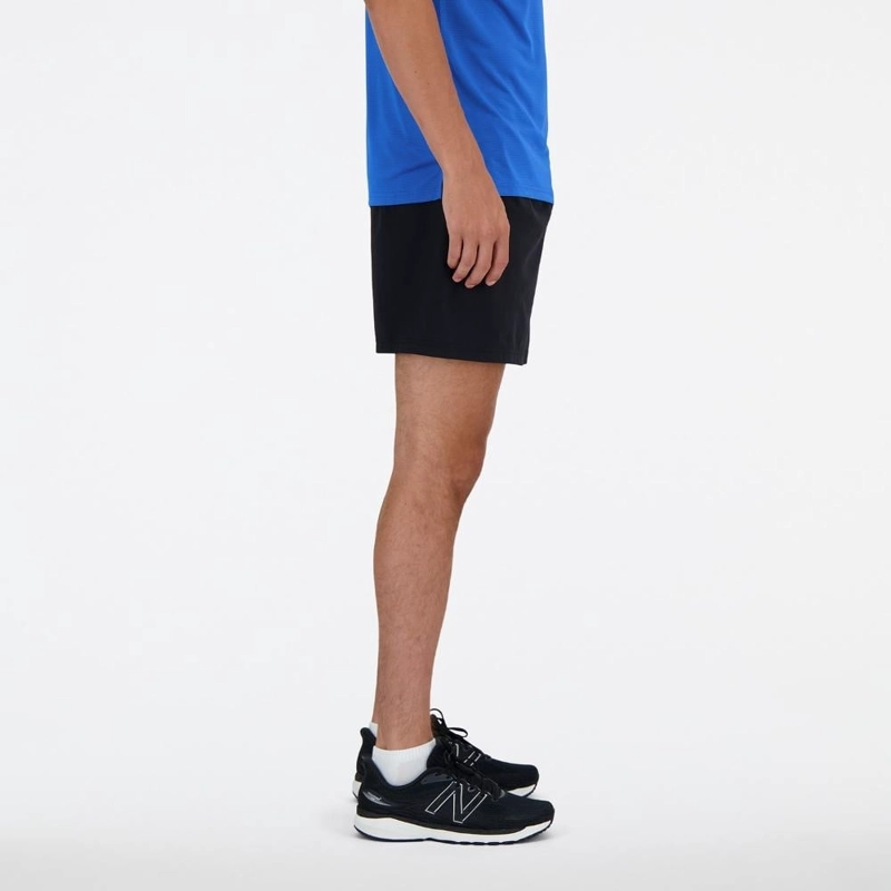 SHORT RUNNING HOMBRE NEW BALANCE SPORT ESSENTIALS 5'' MS41227BK NEGRO - 3