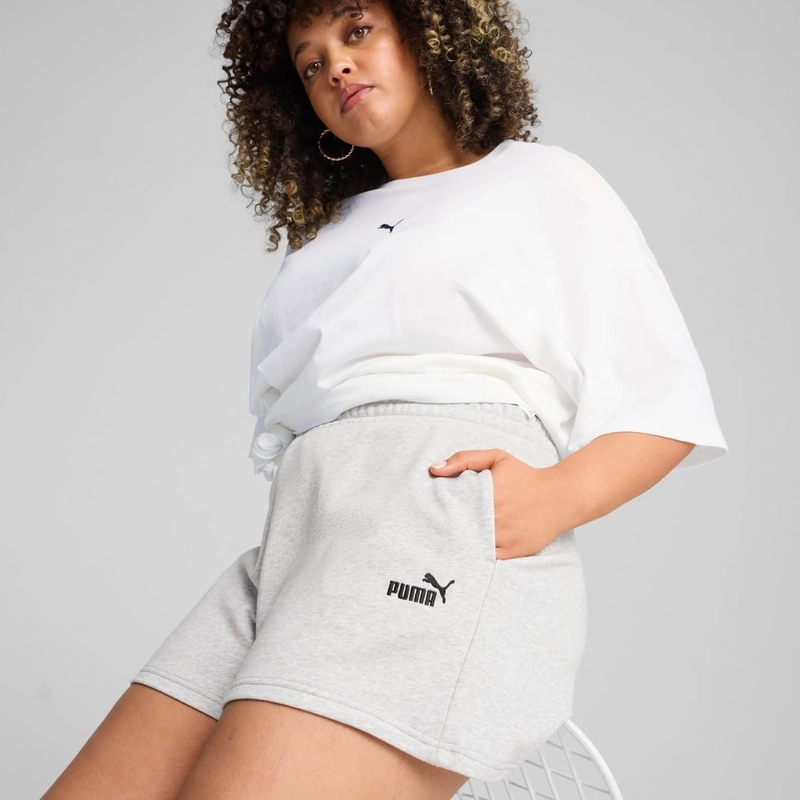 SHORT DEPORTIVO ALGODÓN MUJER PUMA GRIS ESSENTIALS SMALL N°1 LOGO - 4