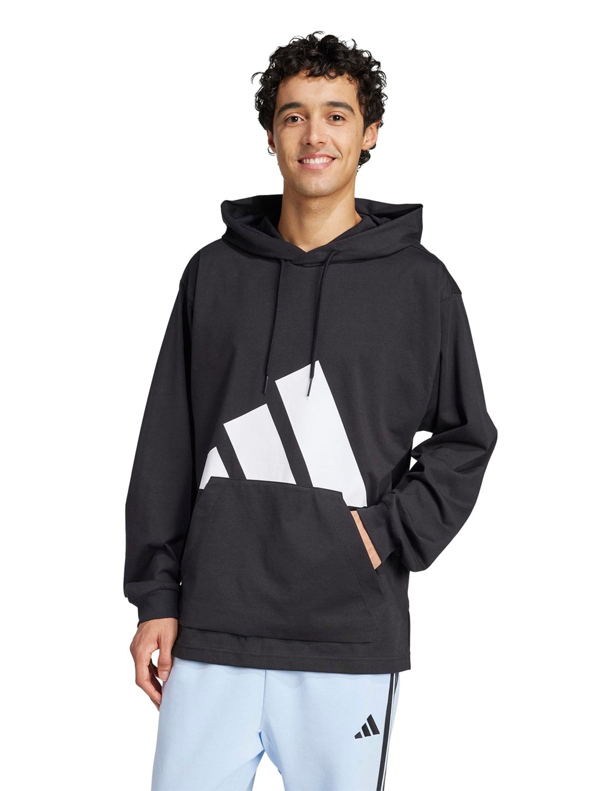 POLERA HOMBRE ADIDAS TRAINING ESSENTIALS BIG LOGO SINGLE JERSEY HOODIE ALGODÓN NEGRO - 1