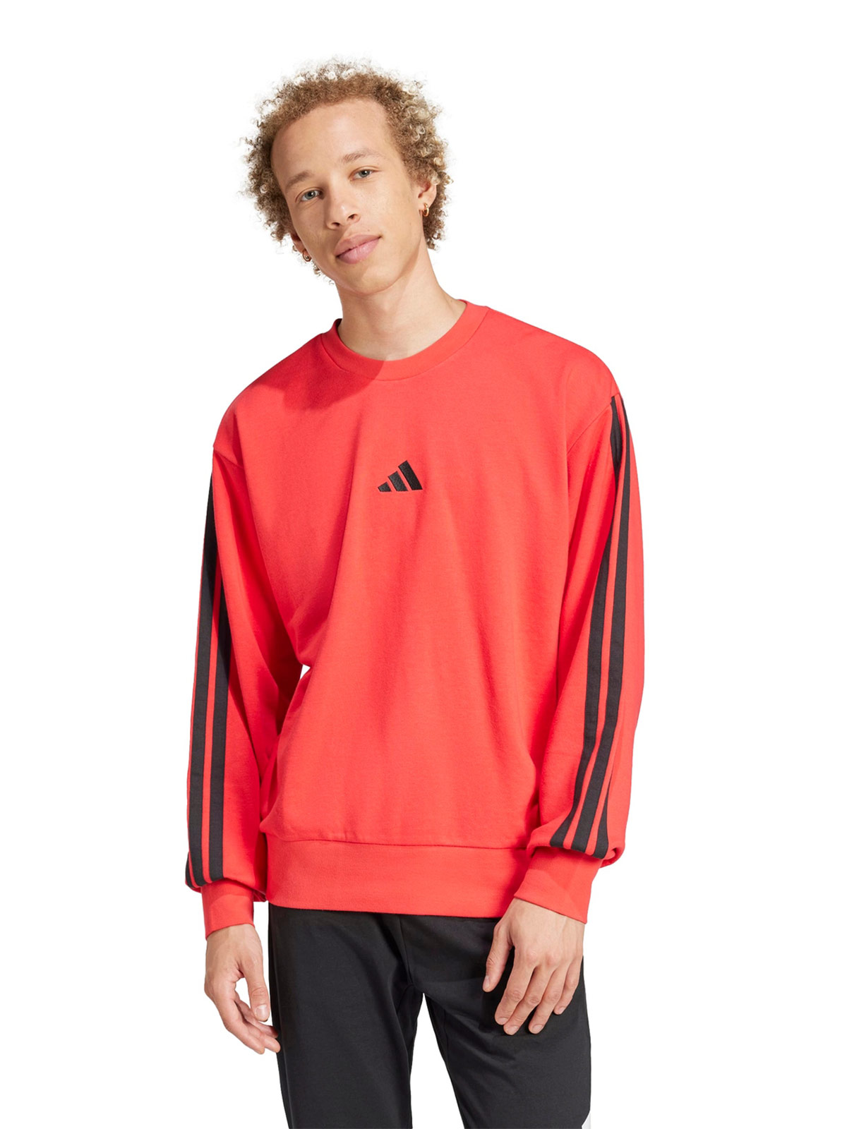 POLERA TRAINING HOMBRE ADIDAS ESSENTIALS THREE STRIPES FRENCH TERRY SWEATSHIRT ALGODÓN ROJO - 4