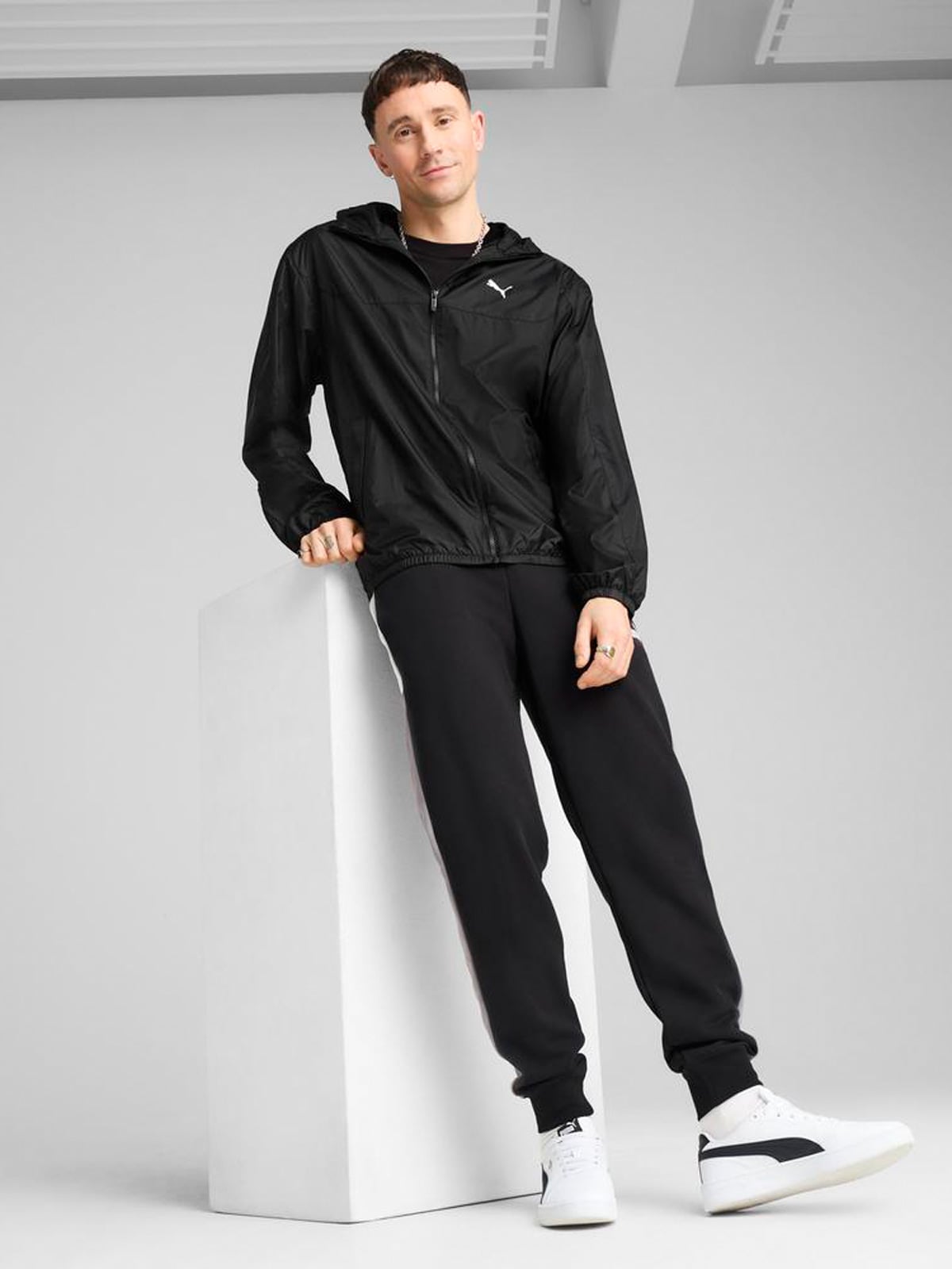 CASACA  HOMBRE PUMA ESS REGULAR WINDBREAKER CORTAVIENTOS ESSENTIALS NEGRO - 1