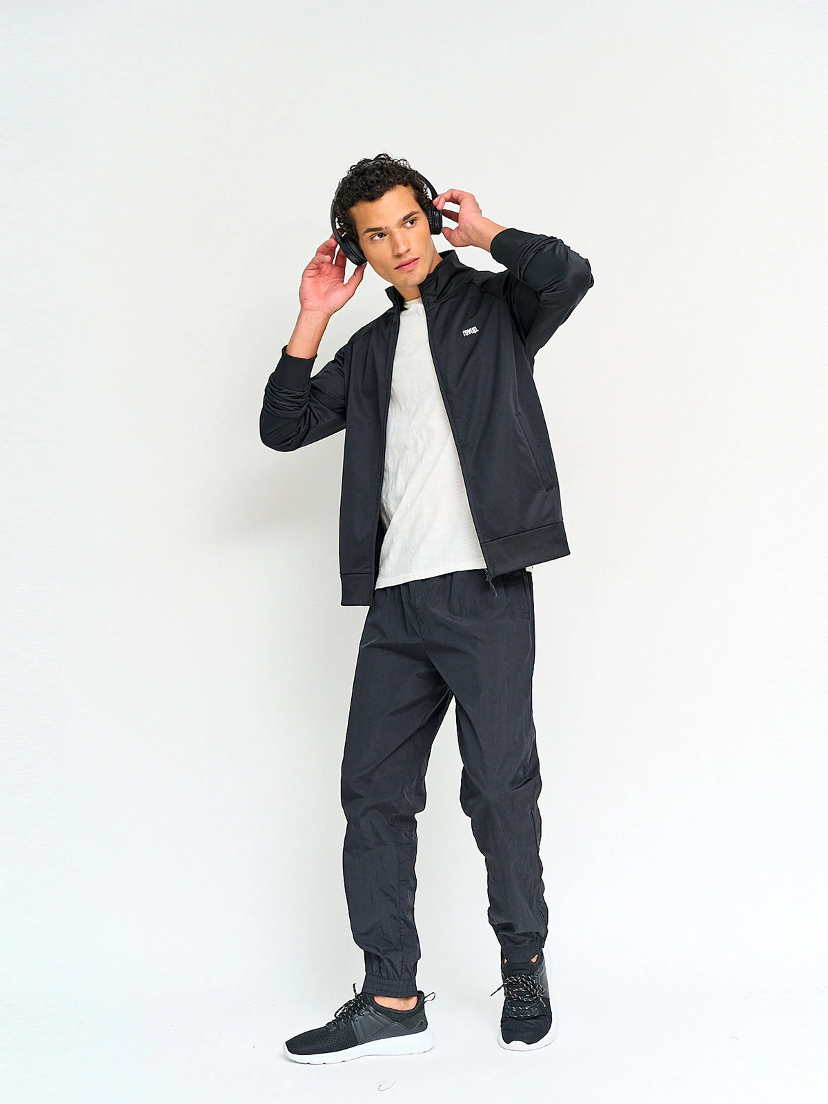 CASACA DEPORTIVA HOMBRE REVUP BUM - 4