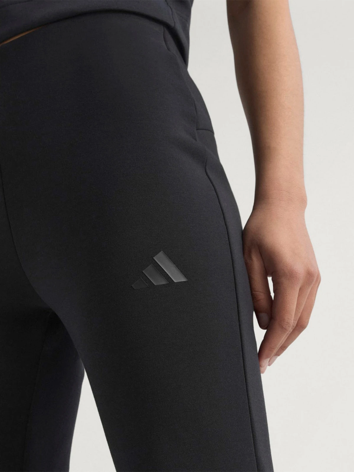 PANTALONES DE BUZO URBANO MUJER ADIDAS SOFT LUX - 4