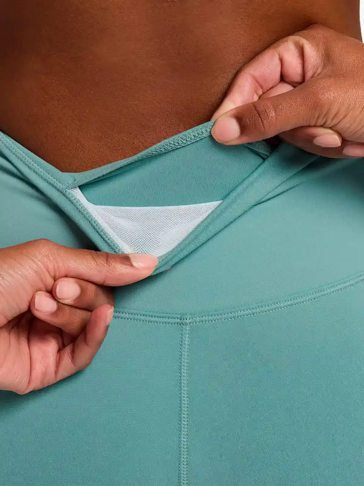 MALLA DEPORTIVA MUJER NIKE DRIFIT ONE SEAMLESS FRONT - 3