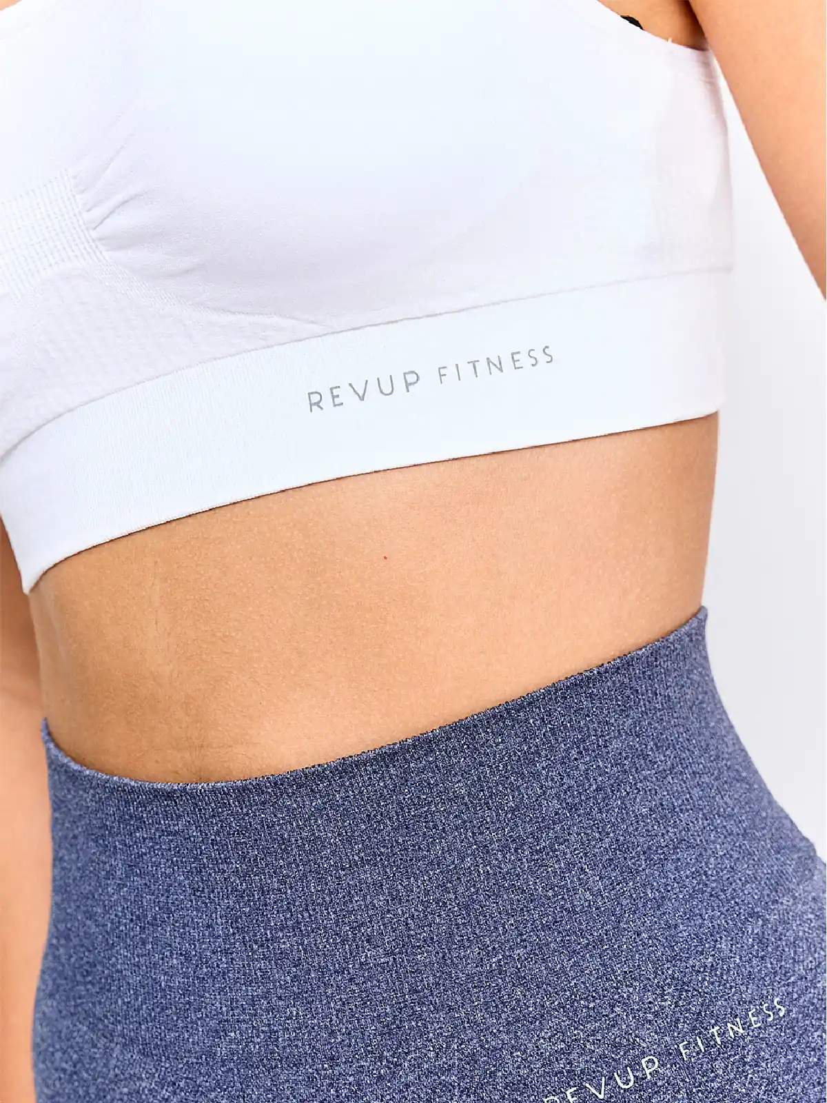 TOP DEPORTIVO MUJER REVUP SEAMLESS - 3