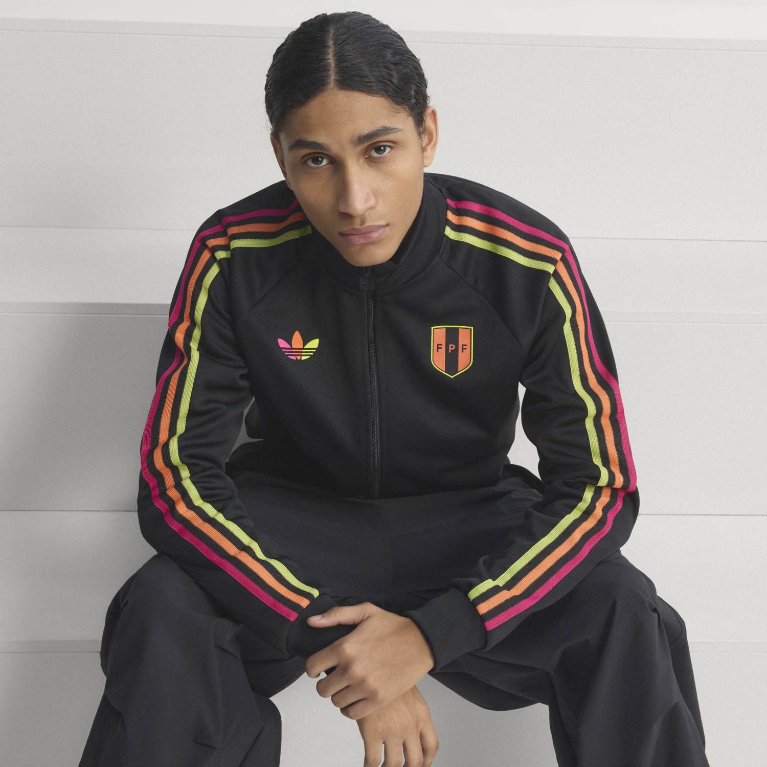 CASACA DEPORTIVA HOMBRE ADIDAS PERÚ ORIGINALS - 1