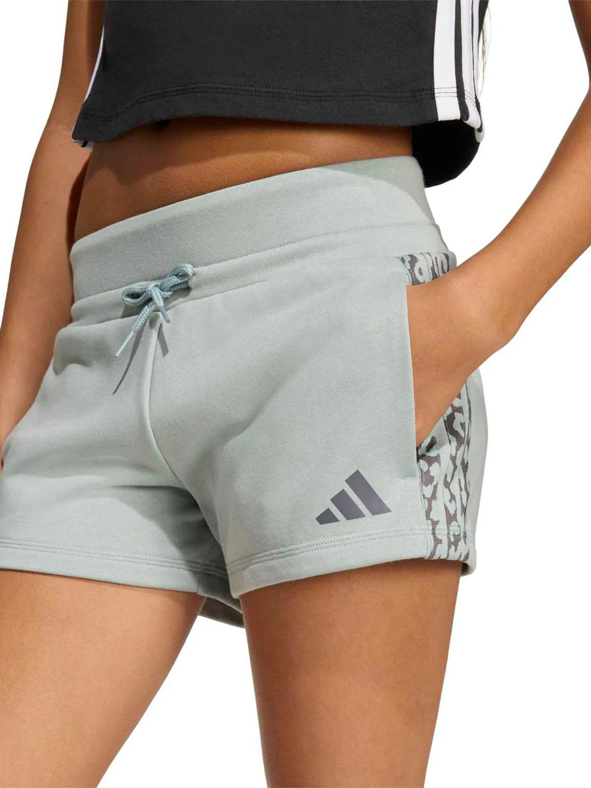 SHORT NIÑA ADIDAS VERDE SEASONALS ANIMAL - 2