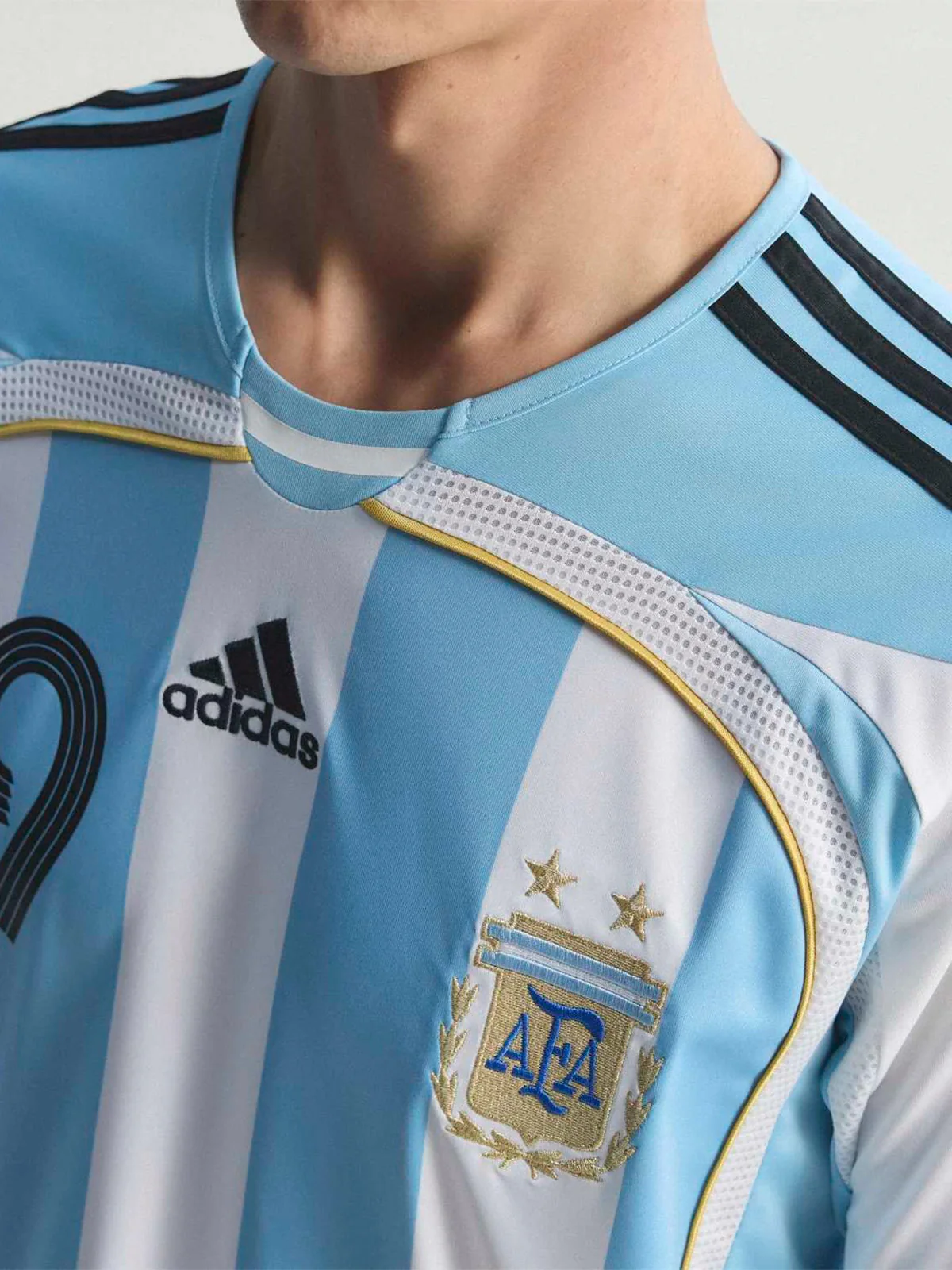POLO HOMBRE ADIDAS SELECCIÓN ARGENTINA 2006 - 8