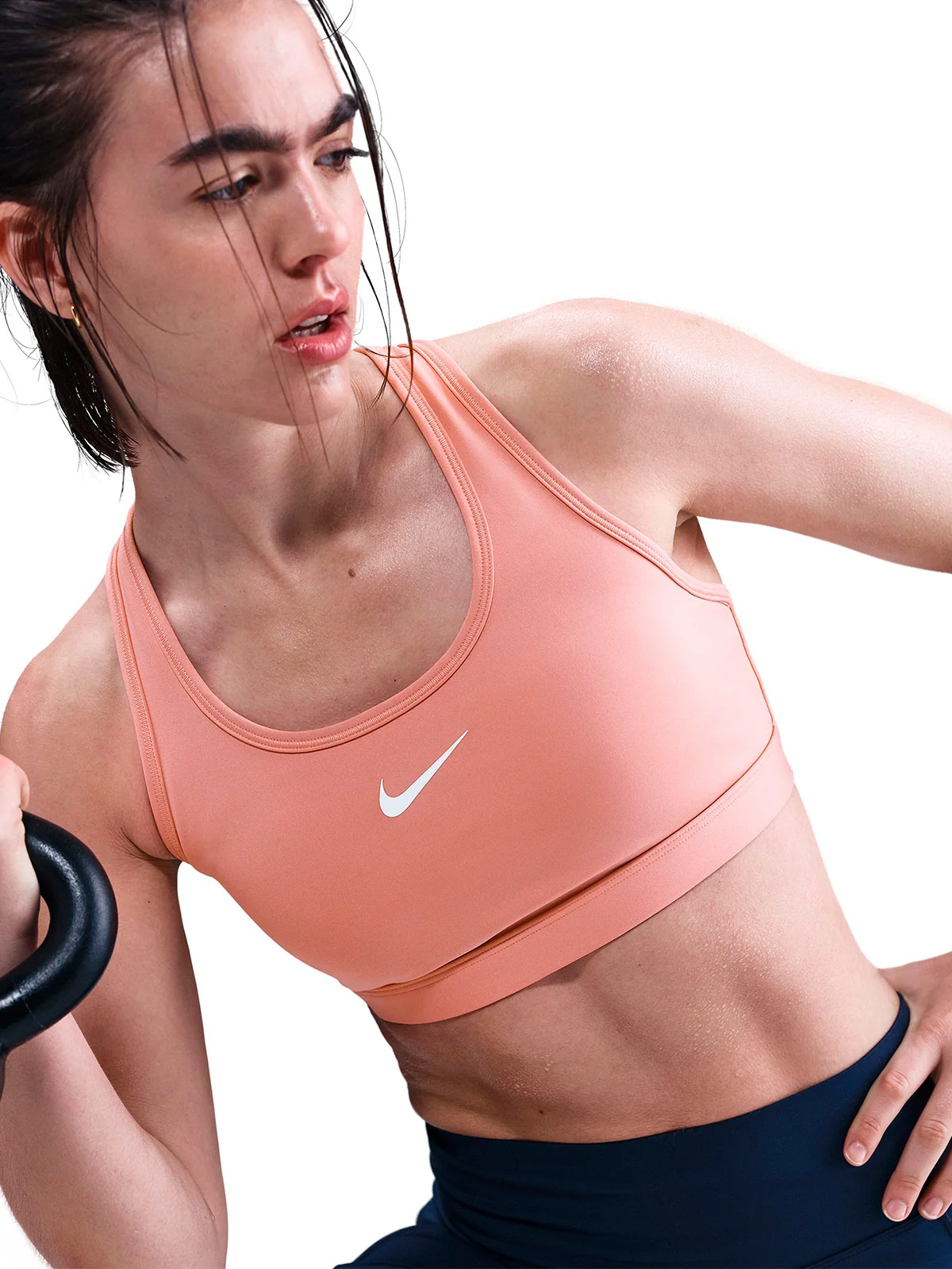 TOP DEPORTIVO MUJER NIKE SWOOSH MEDIUM SUPPORT - 2