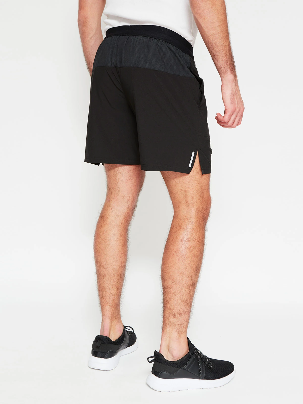 SHORT DEPORTIVO HOMBRE REVUP - 2