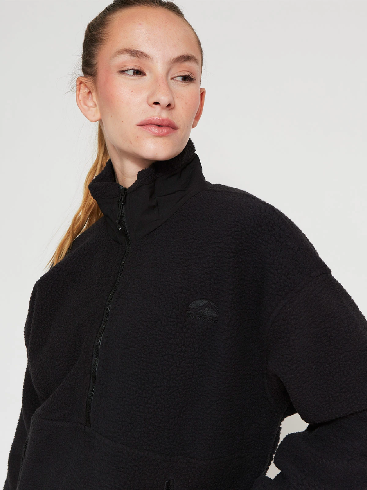POLERA DEPORTIVA MUJER RESCUE EZIP - 3