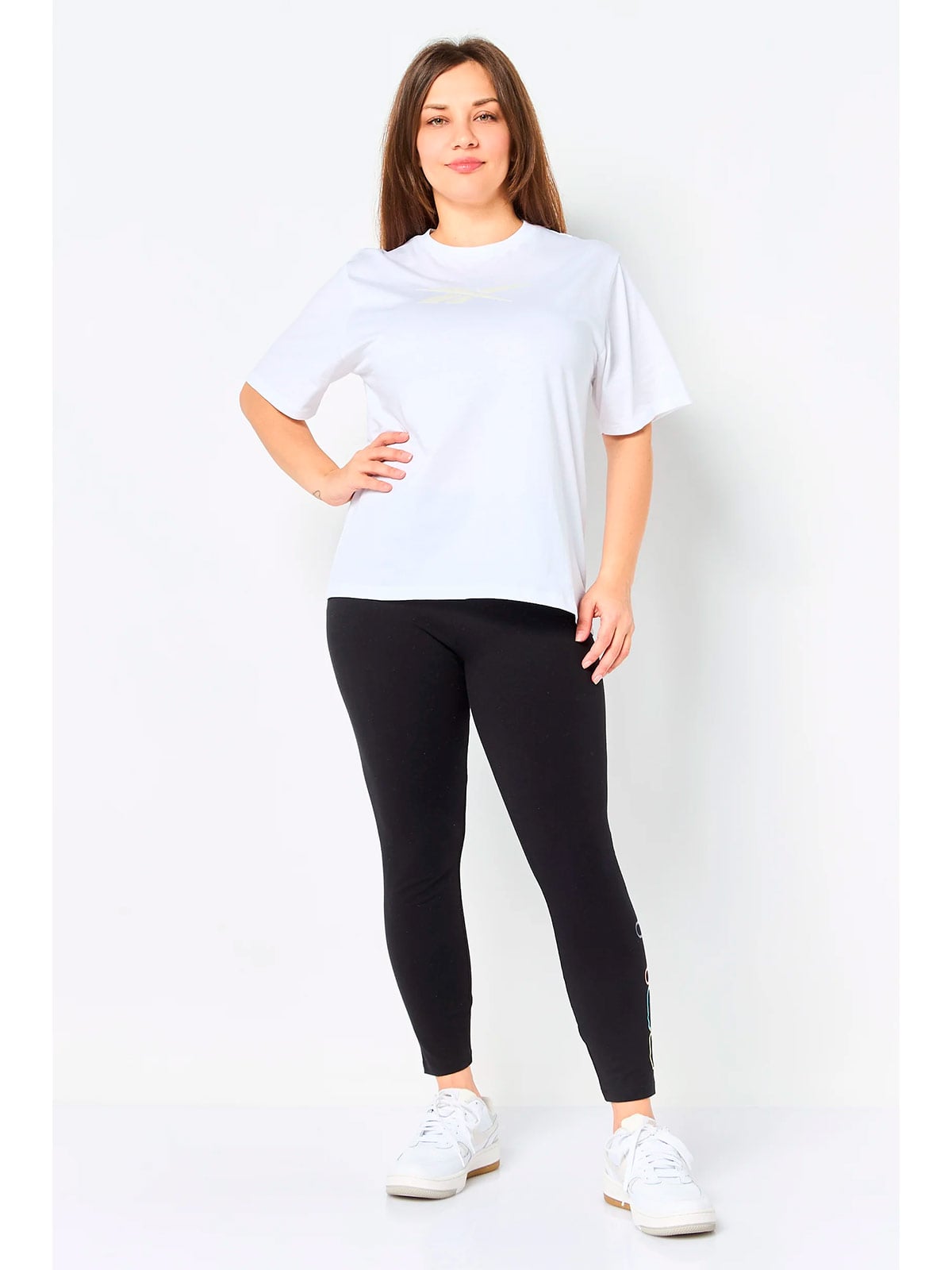 POLERA DEPORTIVA MUJER REEBOK BLANCO W CHEST VECTOR LOGO TEE - 3