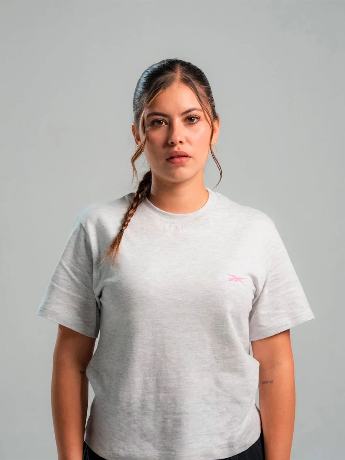 POLO ALGODÓN MUJER REEBOK GRIS SMALL LOGO - 1
