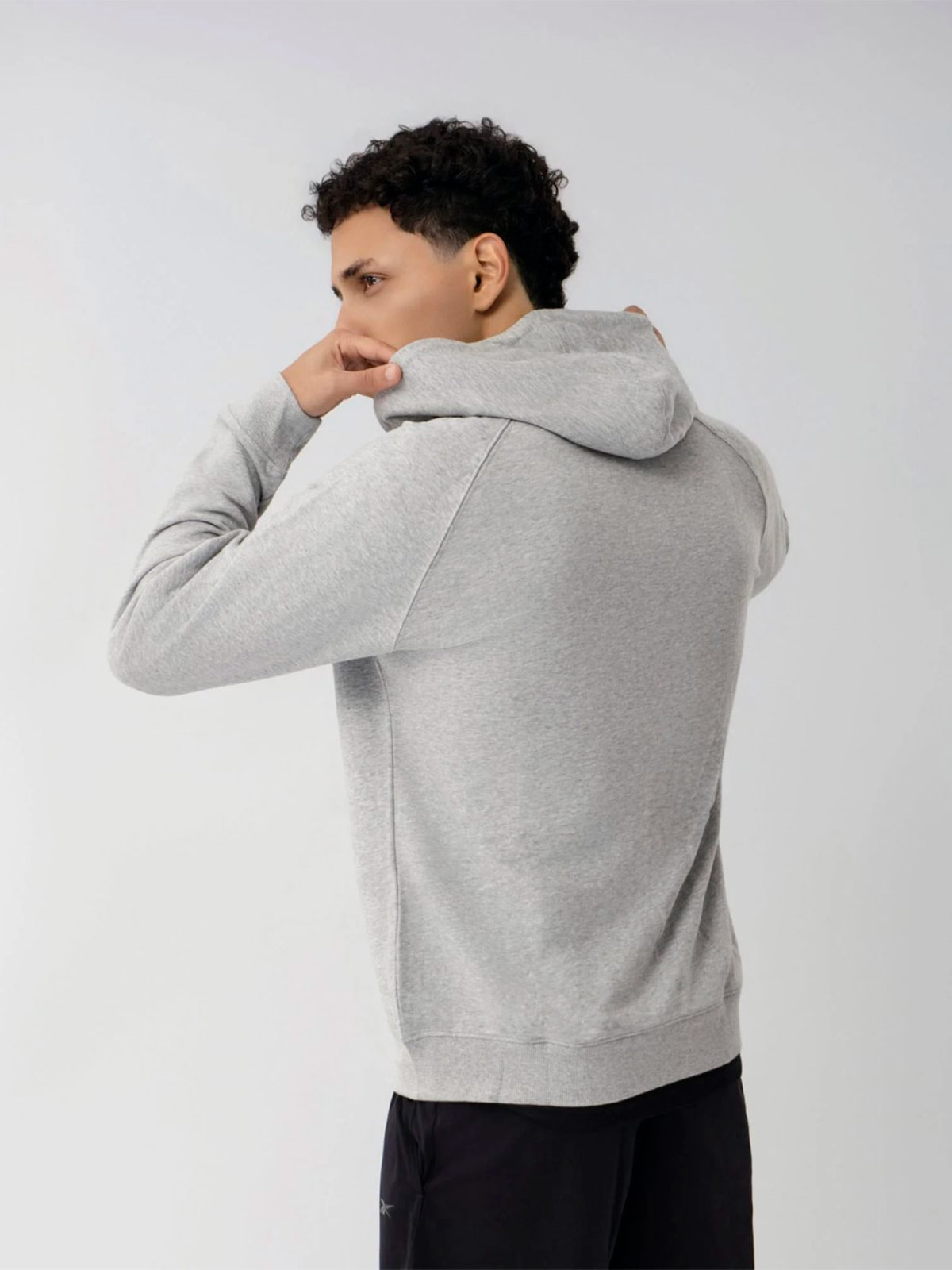POLERA ALGODÓN HOMBRE REEBOK CREMA TERRY HOODIE - 2