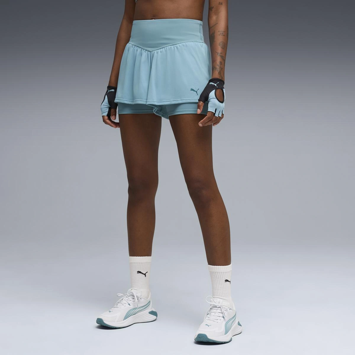 SHORT MUJER PUMA SHAPE FLOWY CELESTE - 3