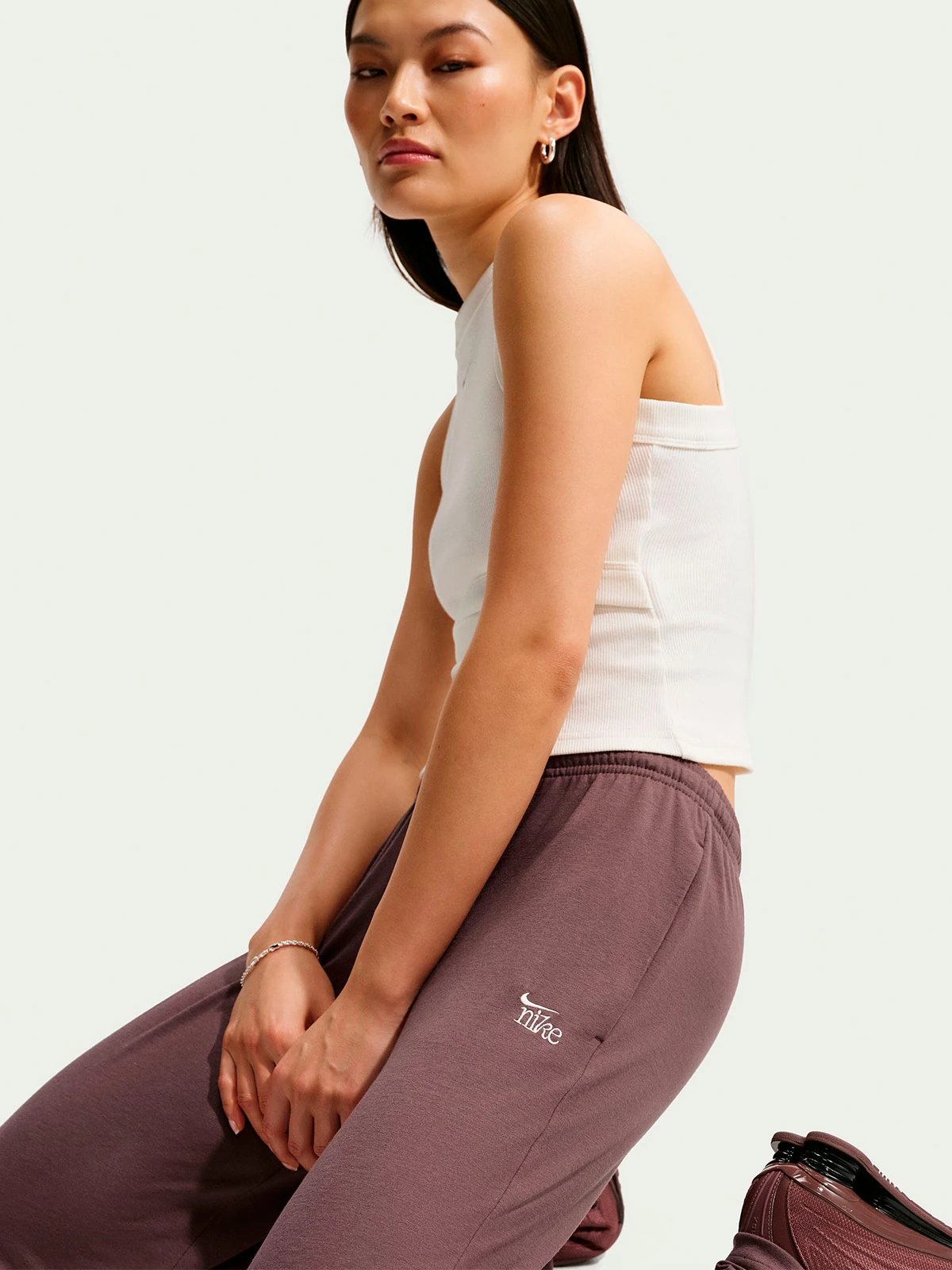 PANTALÓN BUZO MUJER NIKE VIOLETA CHILL KNIT - 5
