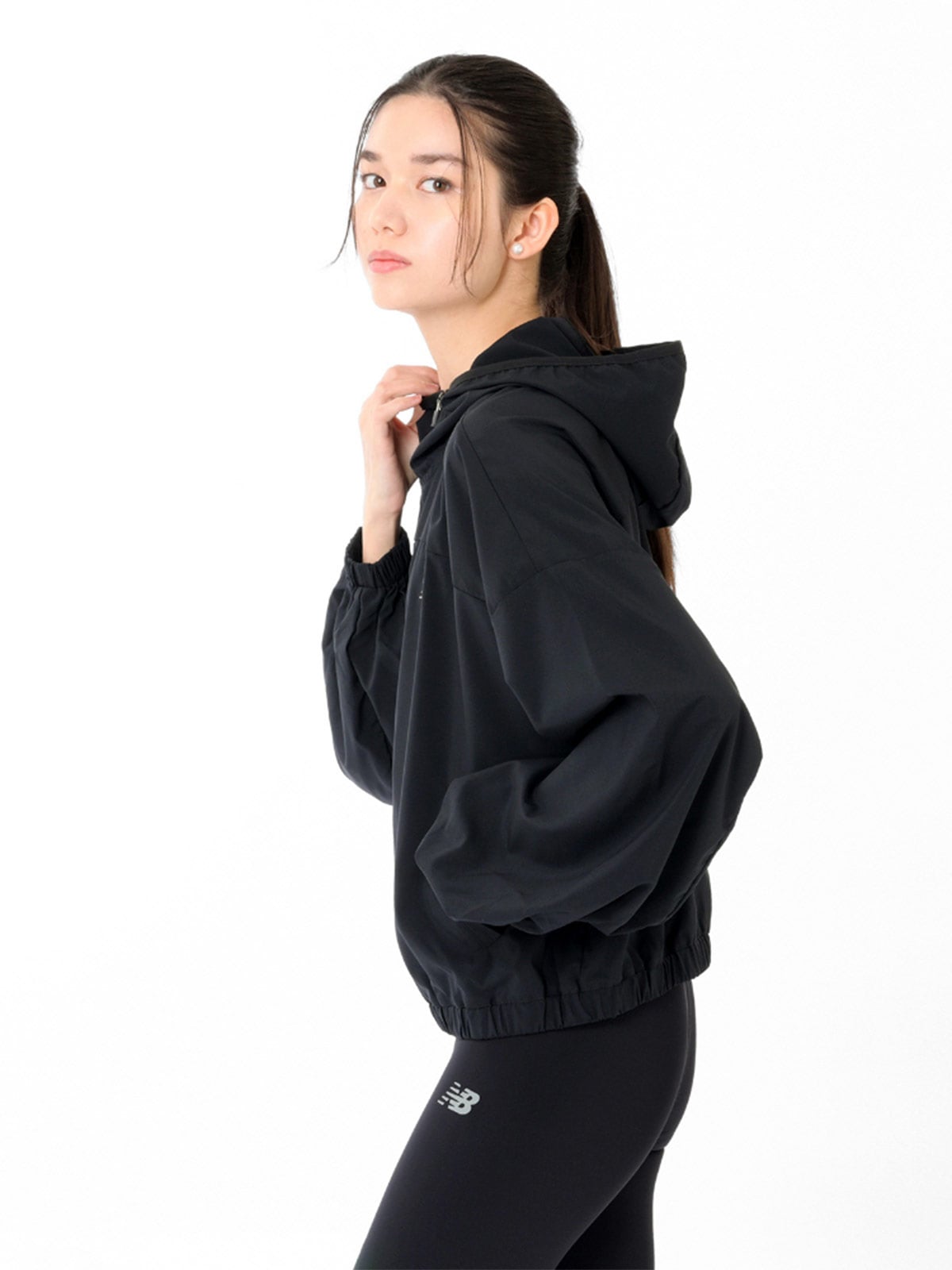 CASACA MUJER NEW BALANCE NEGRO - 2