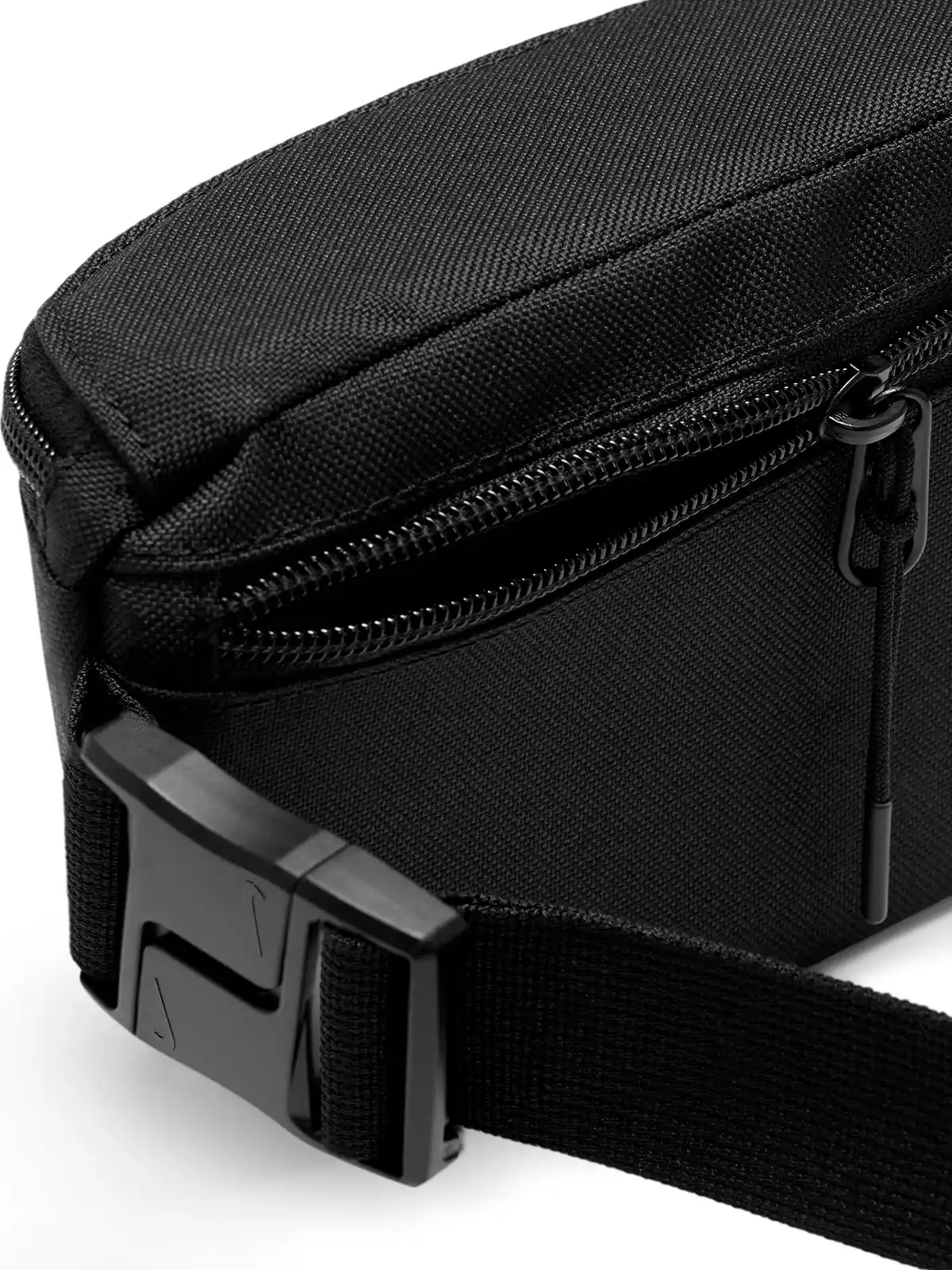 BOLSO UNISEX NIKE NEGRO HERITAGE - 4