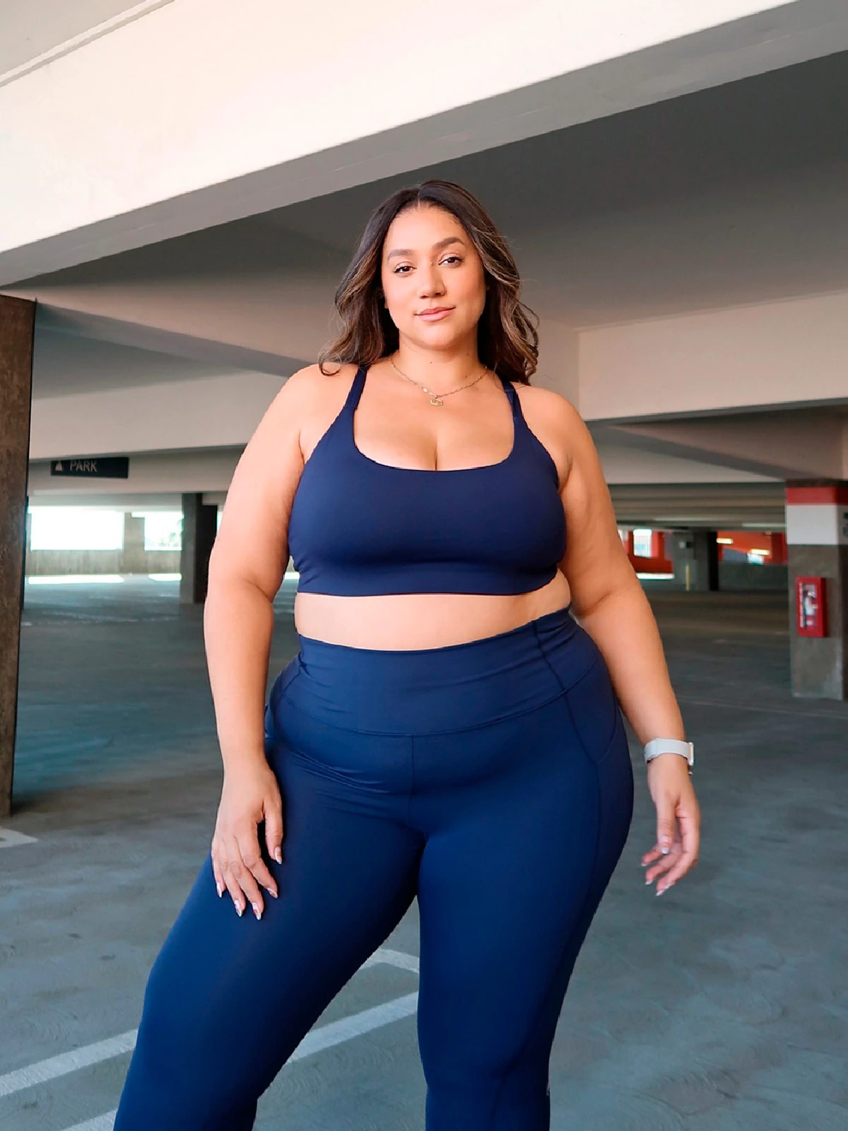 TOP DEPORTIVO MUJER FABLETICS AZUL LOW IMPACT - 4
