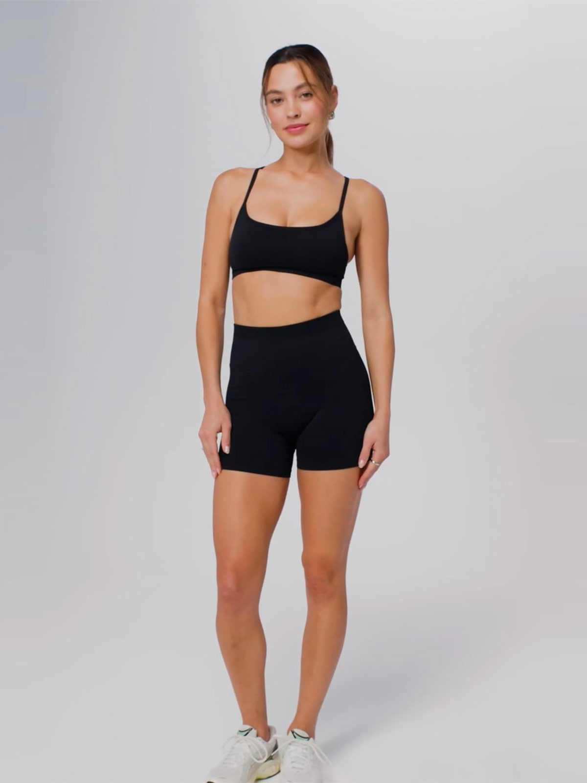 SHORT MUJER FABLETICS NEGRO SEAMLESS SCRUNCH - 5