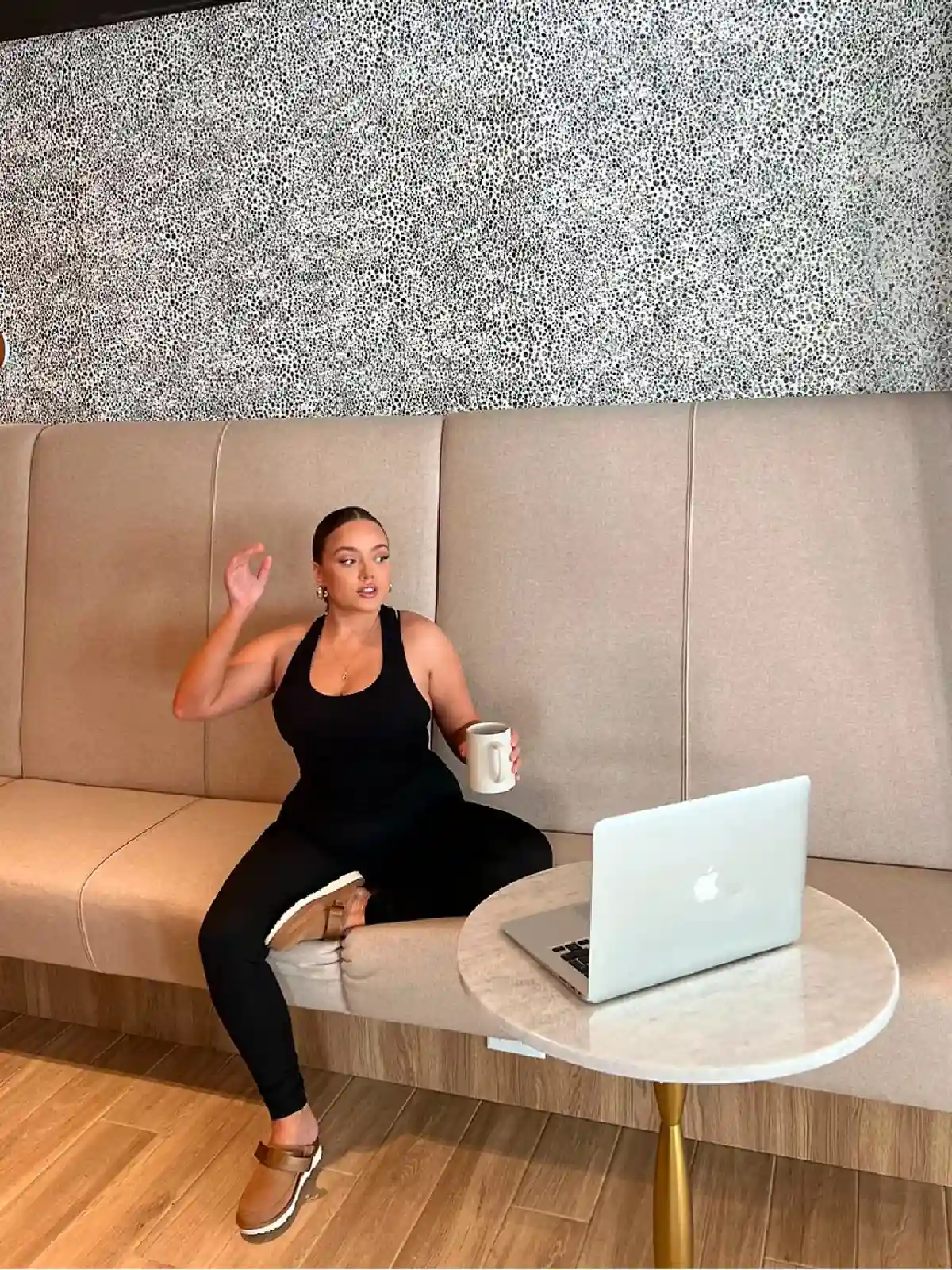 POLO MUJER FABLETICS NEGRO RACERBACK - 5