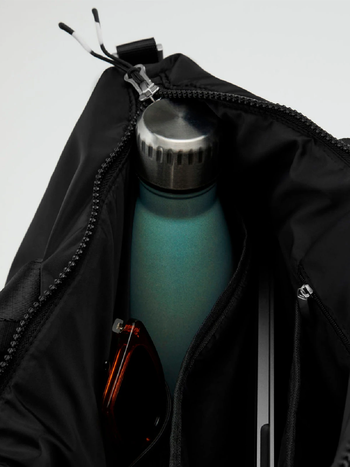 MOCHILA UNISEX FABLETICS NEGRO THE EVERYDAY TOTE - 3