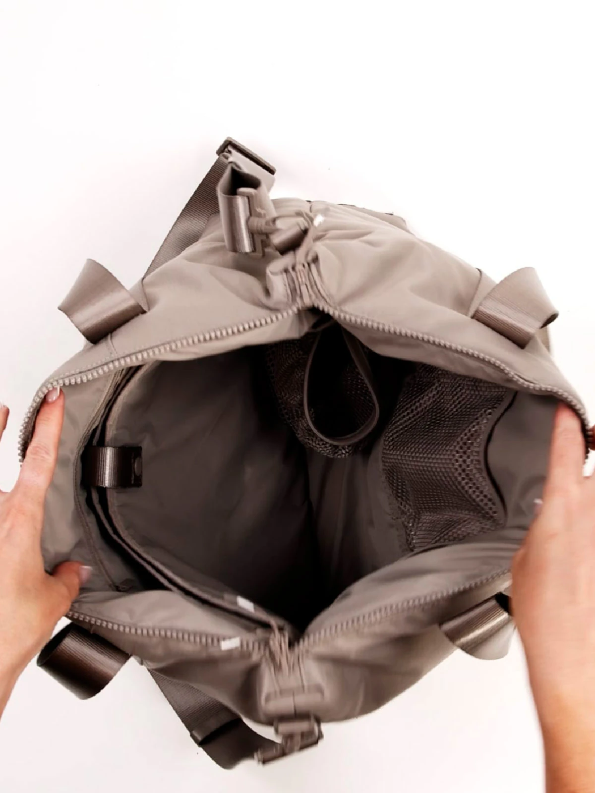 MOCHILA UNISEX FABLETICS NEGRO THE EVERYDAY TOTE - 6