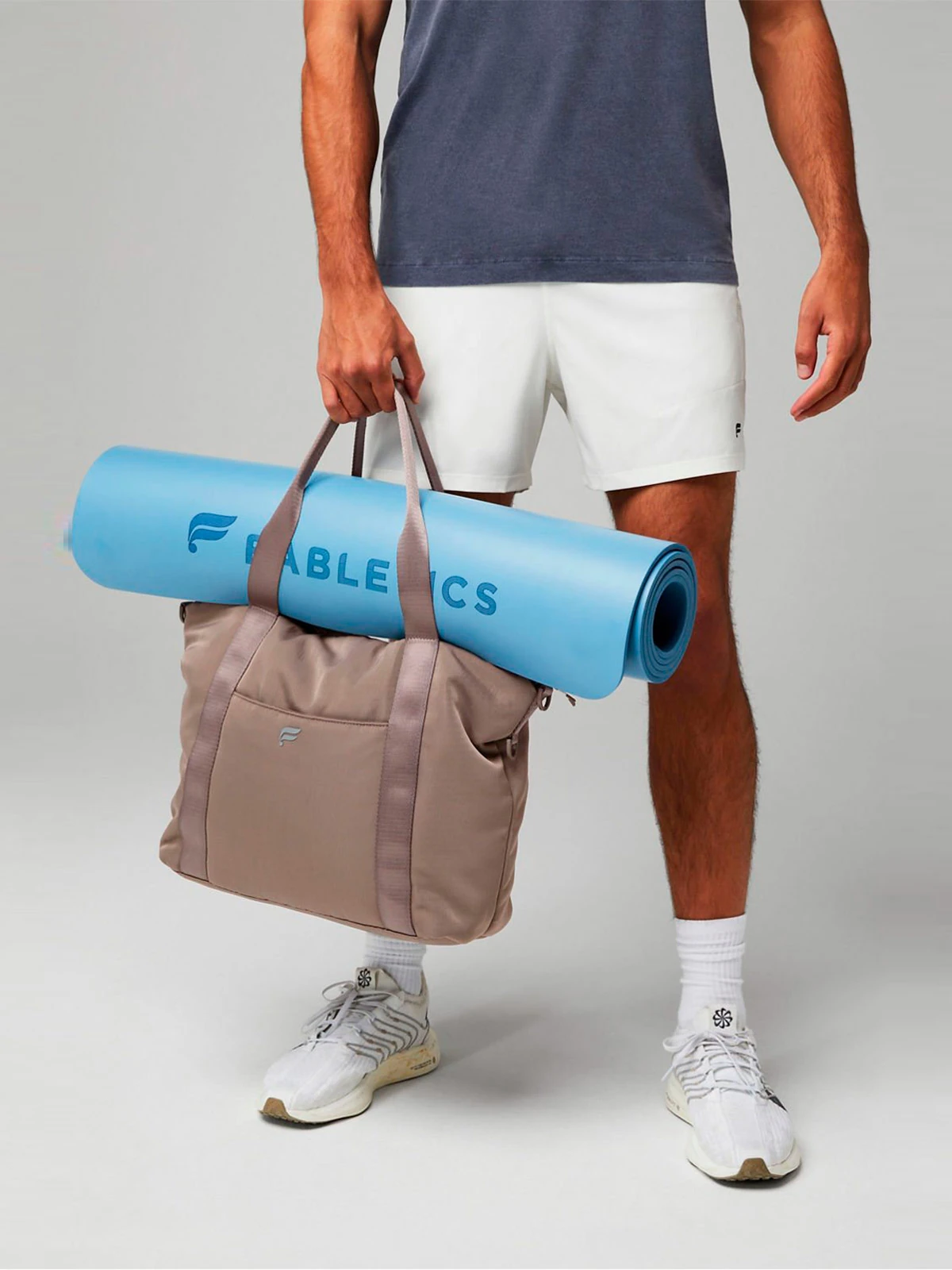 MOCHILA UNISEX FABLETICS GRIS THE EVERYDAY - 4