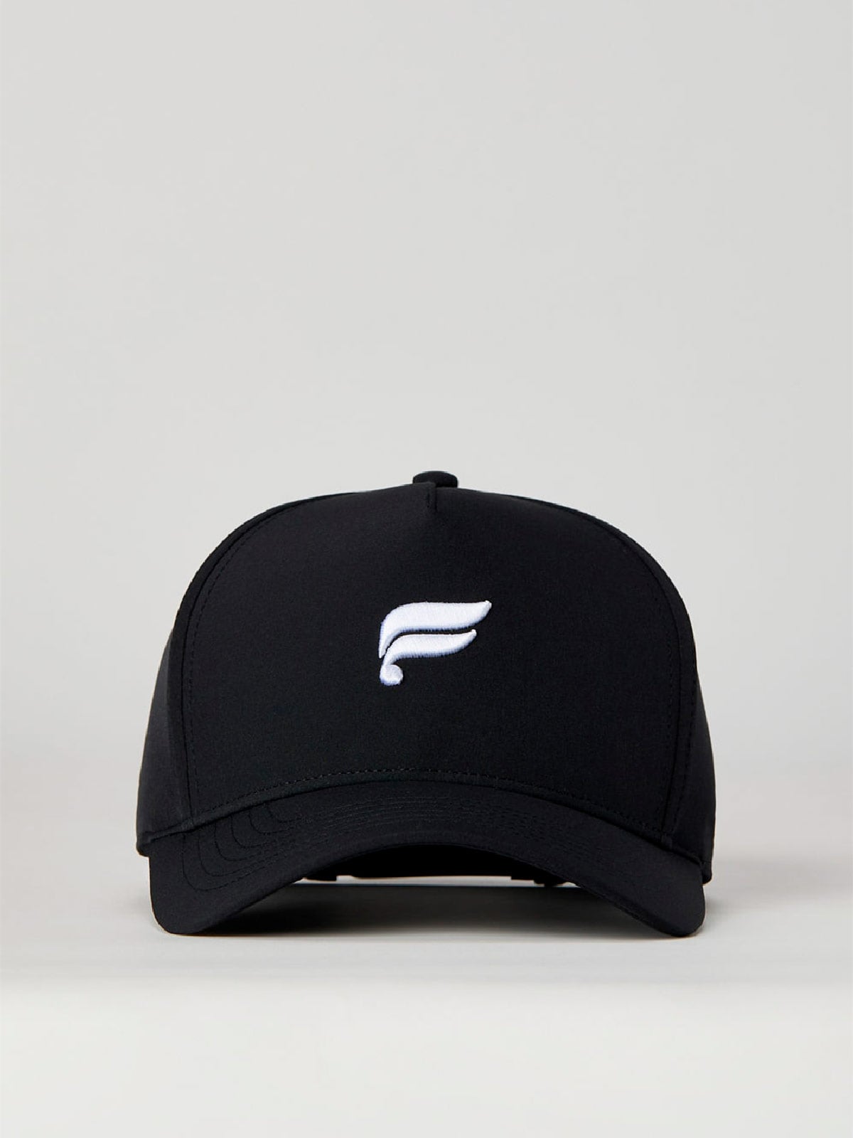 GORRA UNISEX FABLETICS NEGRO THE FUNDAMENTAL TRUCKER - 1