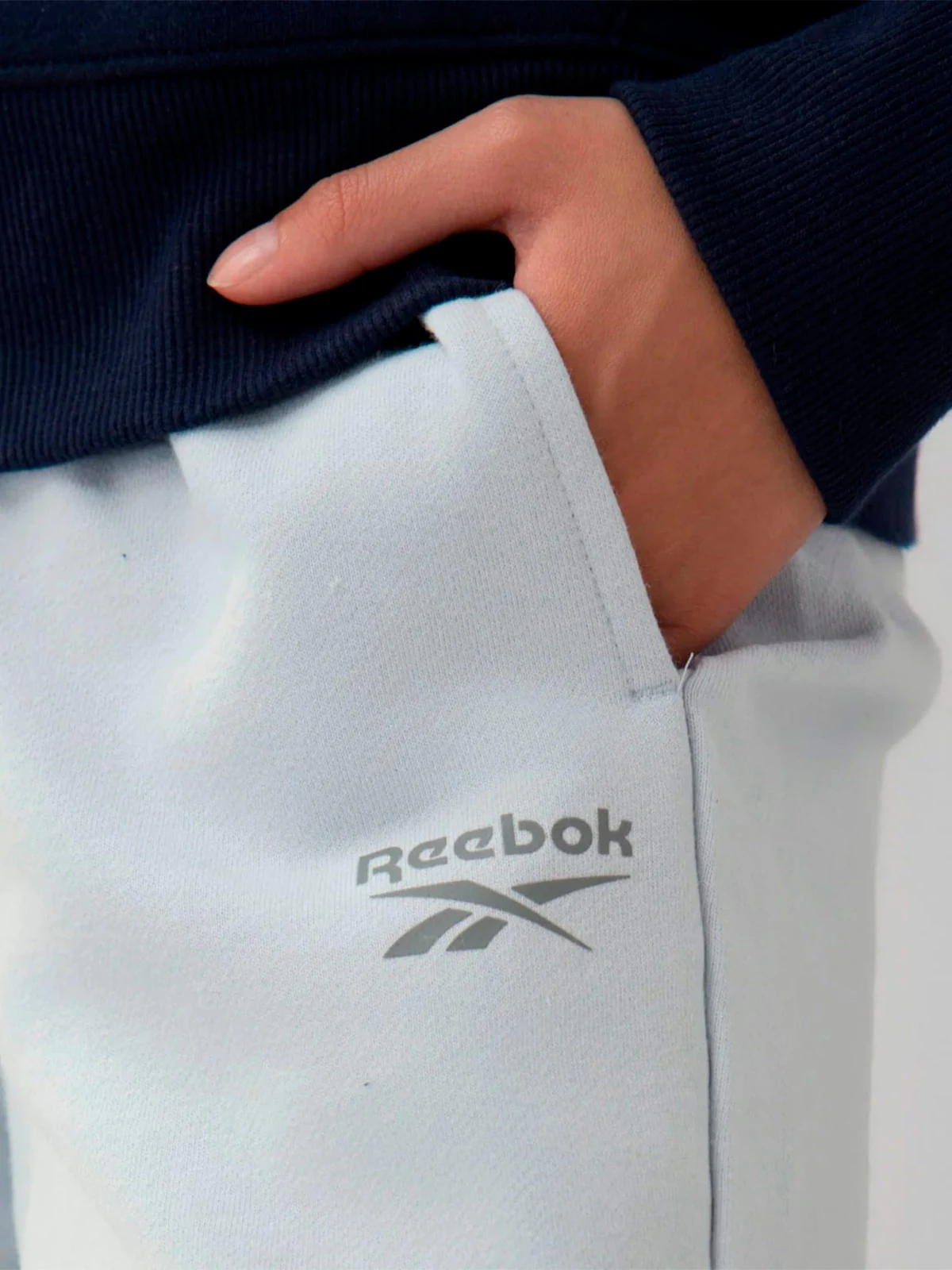 PANTALÓN BUZO ALGODÓN MUJER REEBOK GRIS CUFF - 4