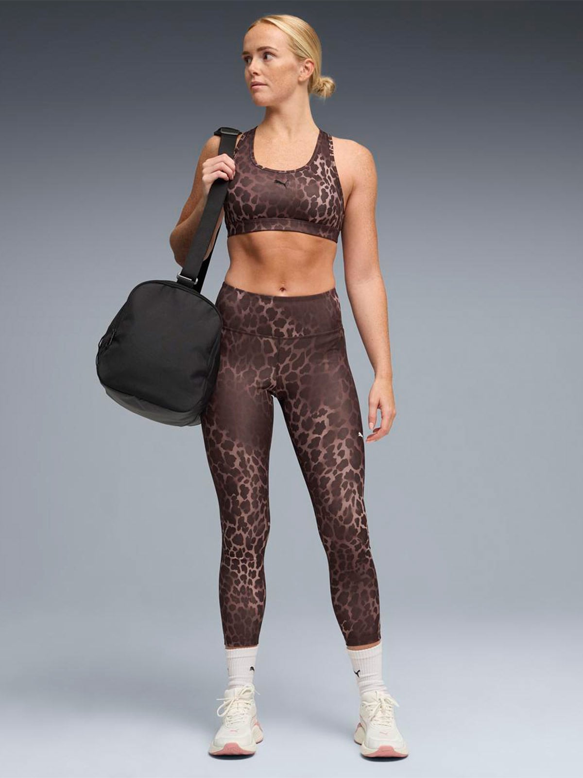 TOP DEPORTIVOS MUJER PUMA MARRÓN 4KEEPS BRA - 5