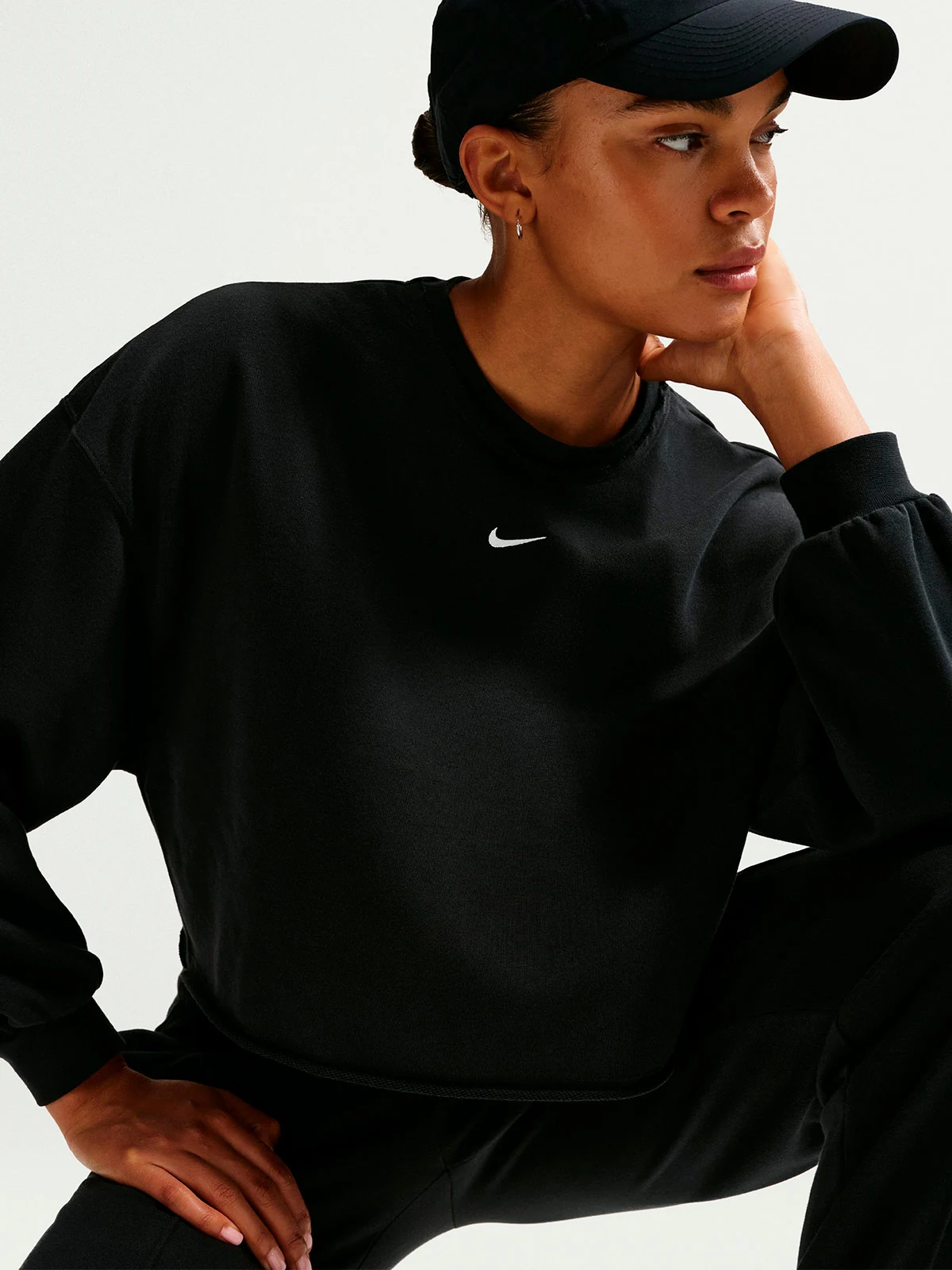 POLERA DEPORTIVA MUJER NIKE NEGRO CHILL - 1