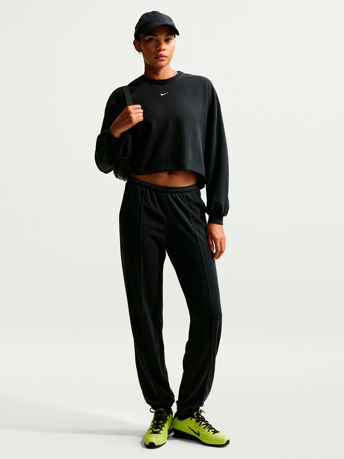 POLERA DEPORTIVA MUJER NIKE NEGRO CHILL - 3