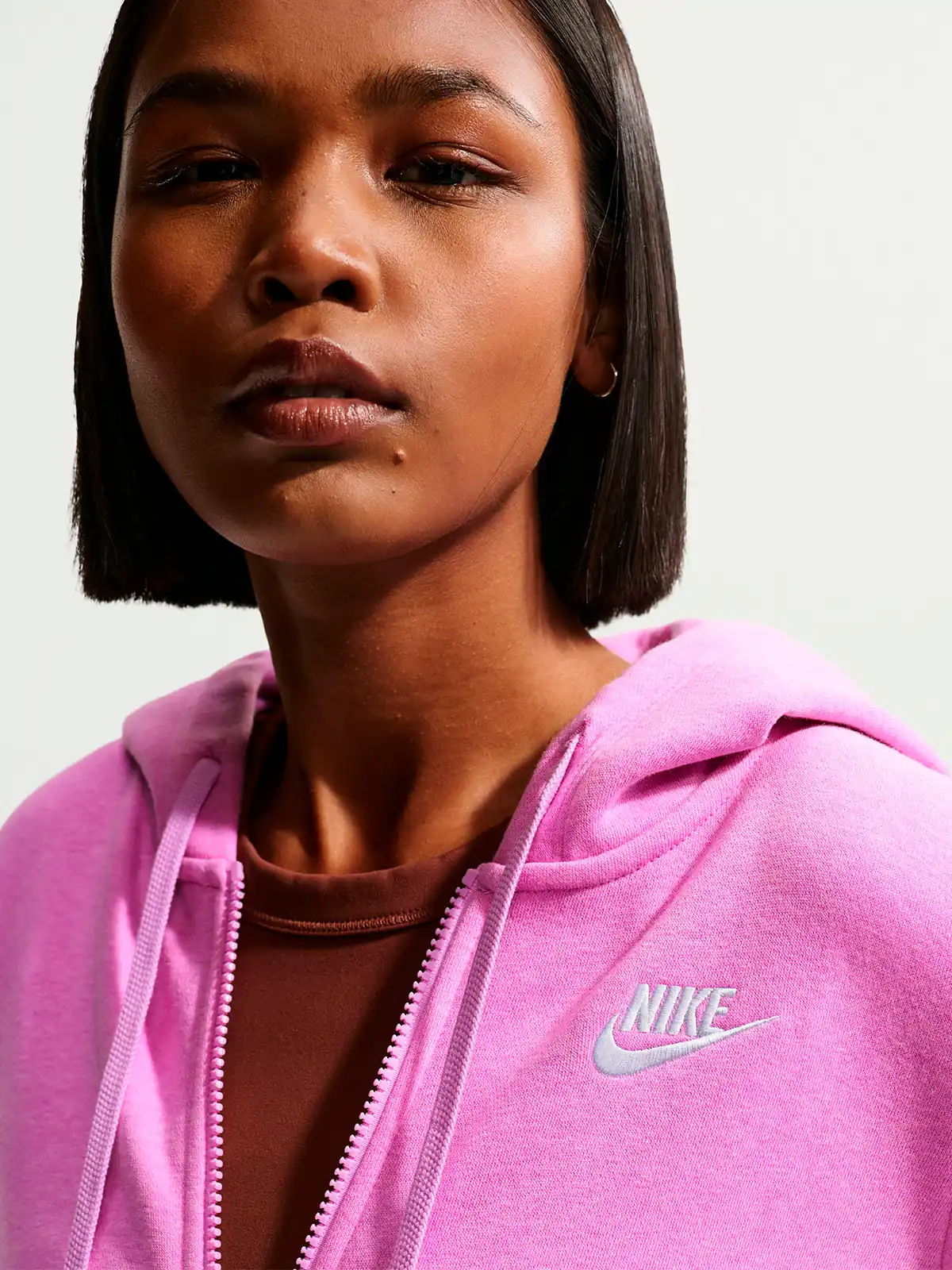 POLERA DEPORTIVA MUJER NIKE VIOLETA SPORTSWEAR CLUB - 1